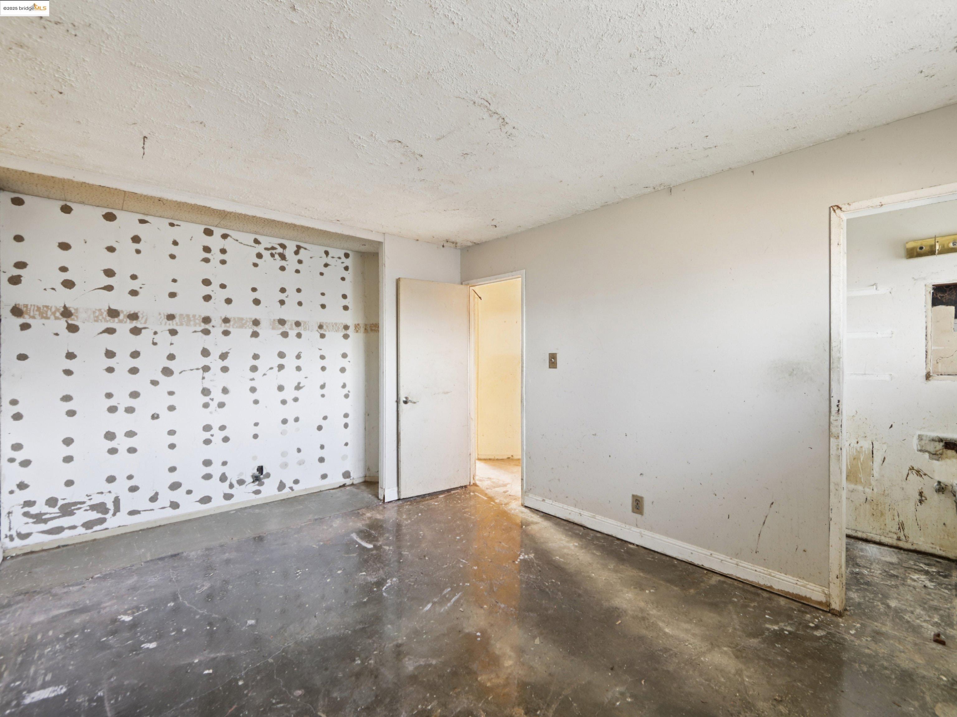 Detail Gallery Image 15 of 16 For 215 San Bernardino Ct, Bay Point,  CA 94565 - 3 Beds | 1/1 Baths