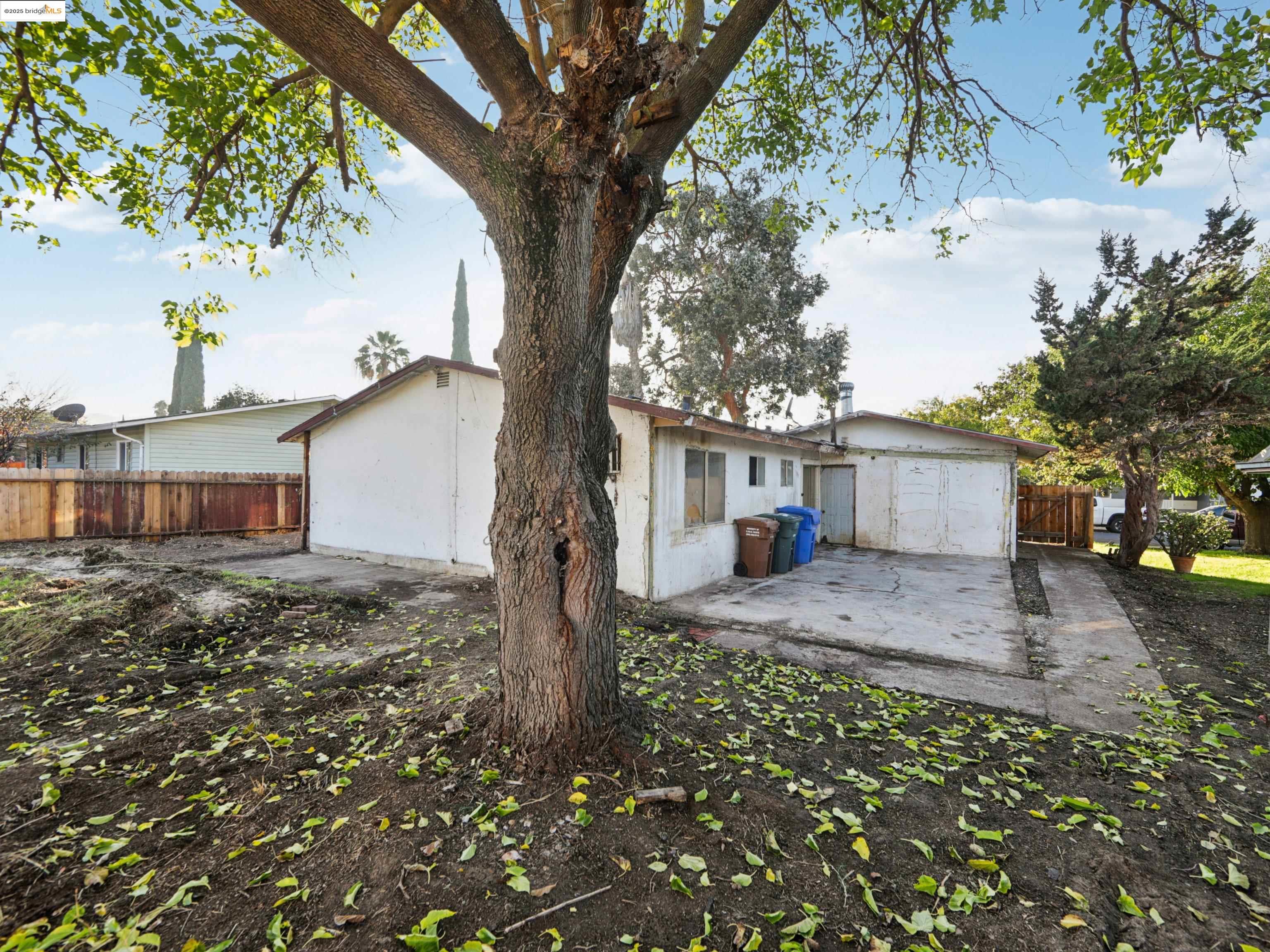 Detail Gallery Image 6 of 16 For 215 San Bernardino Ct, Bay Point,  CA 94565 - 3 Beds | 1/1 Baths