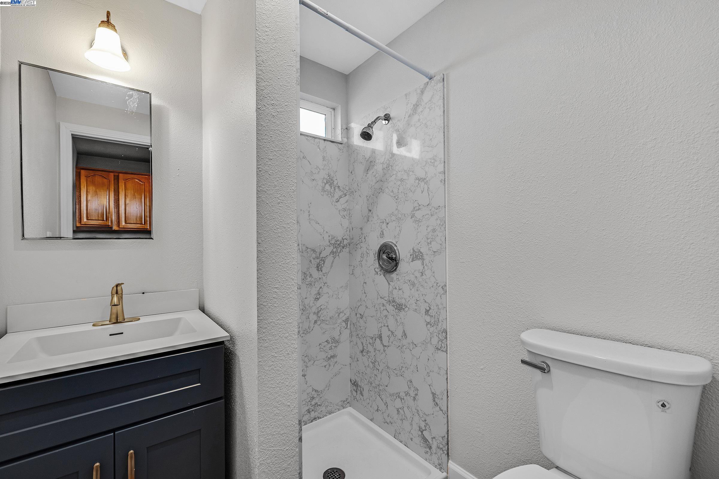 Detail Gallery Image 14 of 37 For 27946 Pompano Ave, Hayward,  CA 94544 - 4 Beds | 3 Baths