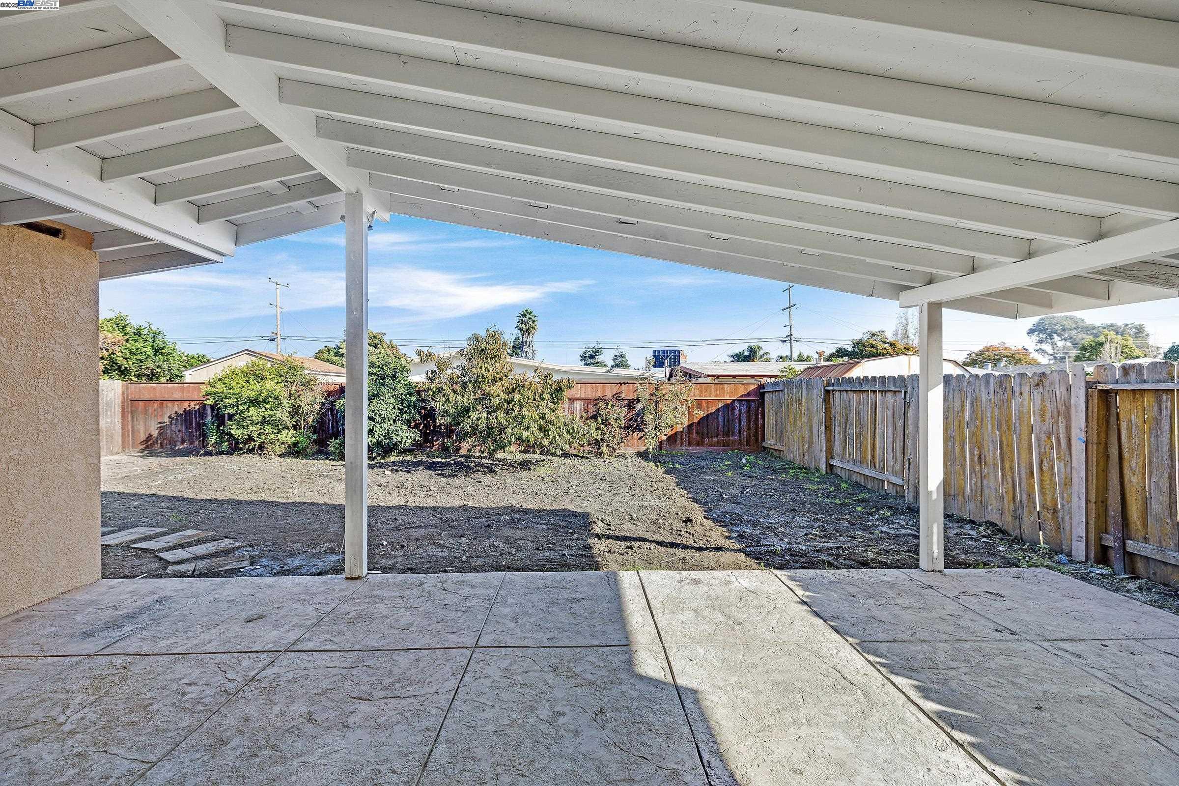 Detail Gallery Image 9 of 37 For 27946 Pompano Ave, Hayward,  CA 94544 - 4 Beds | 3 Baths