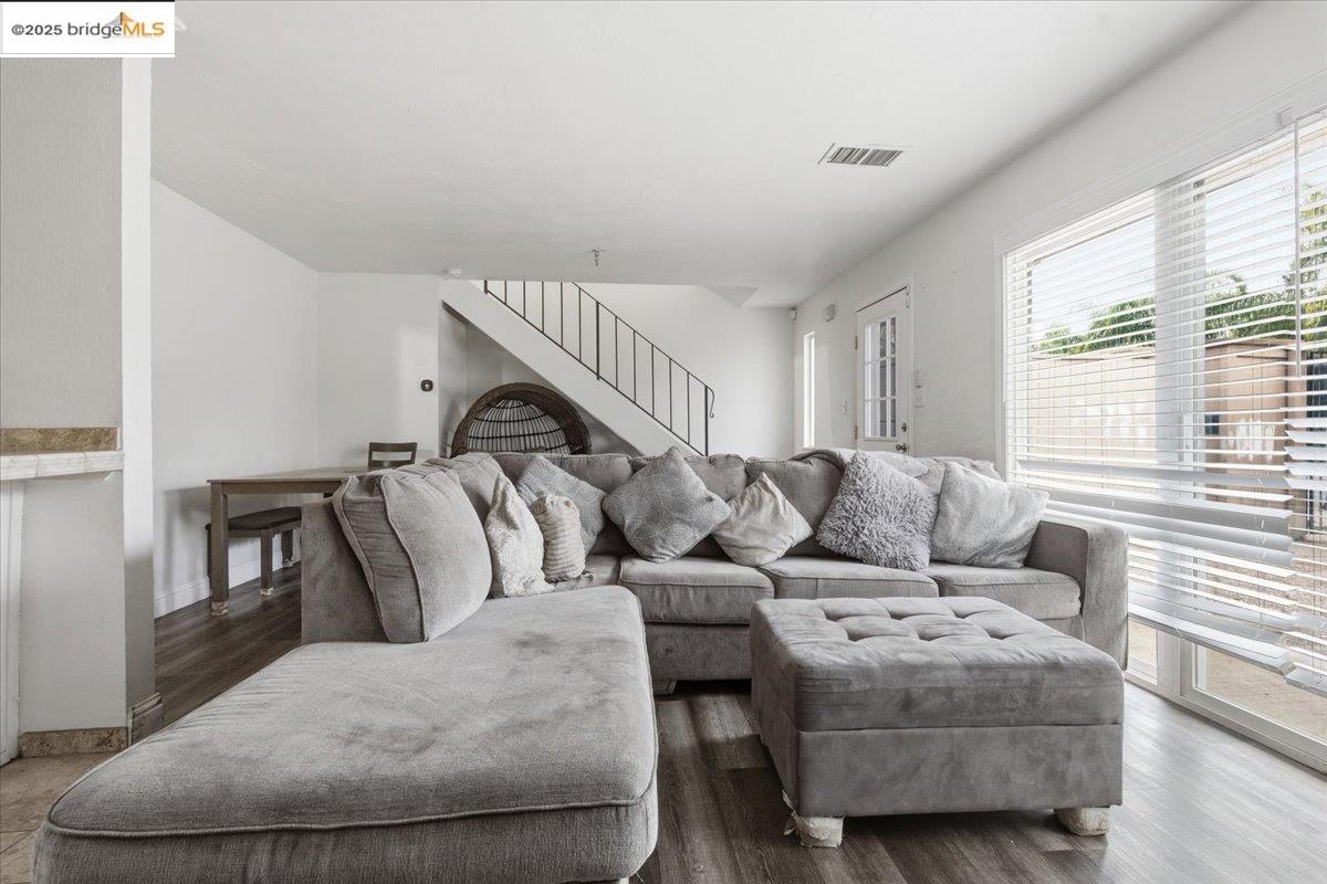 Detail Gallery Image 7 of 23 For 2505 Georgetown Ln, Antioch,  CA 94509 - 2 Beds | 1/1 Baths