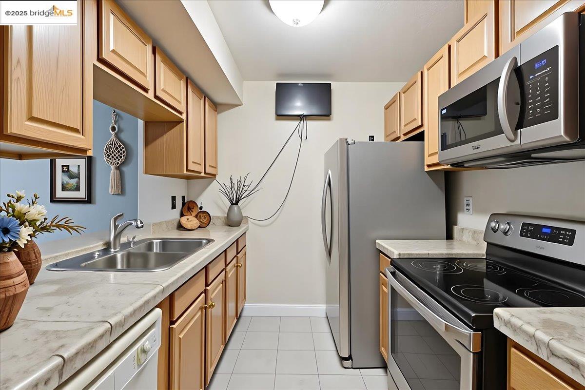 Photo #8: 41118475 Listing: Photo #8