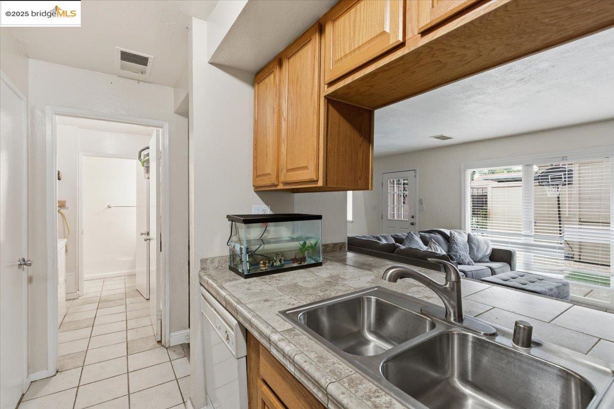 Photo #9: 41118475 Listing: Photo #9