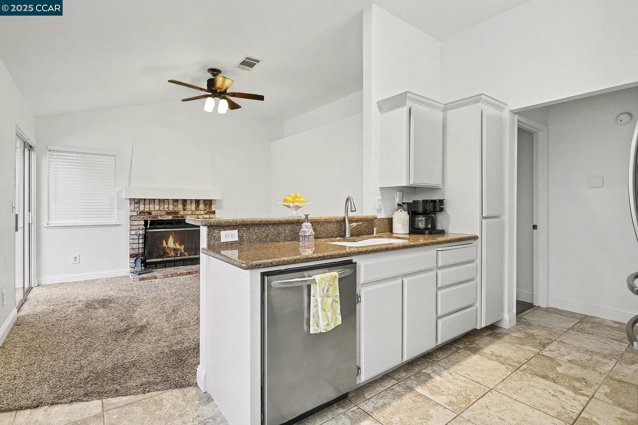 Detail Gallery Image 6 of 19 For 1700 Domaine Way, Oakley,  CA 94561 - 3 Beds | 2 Baths