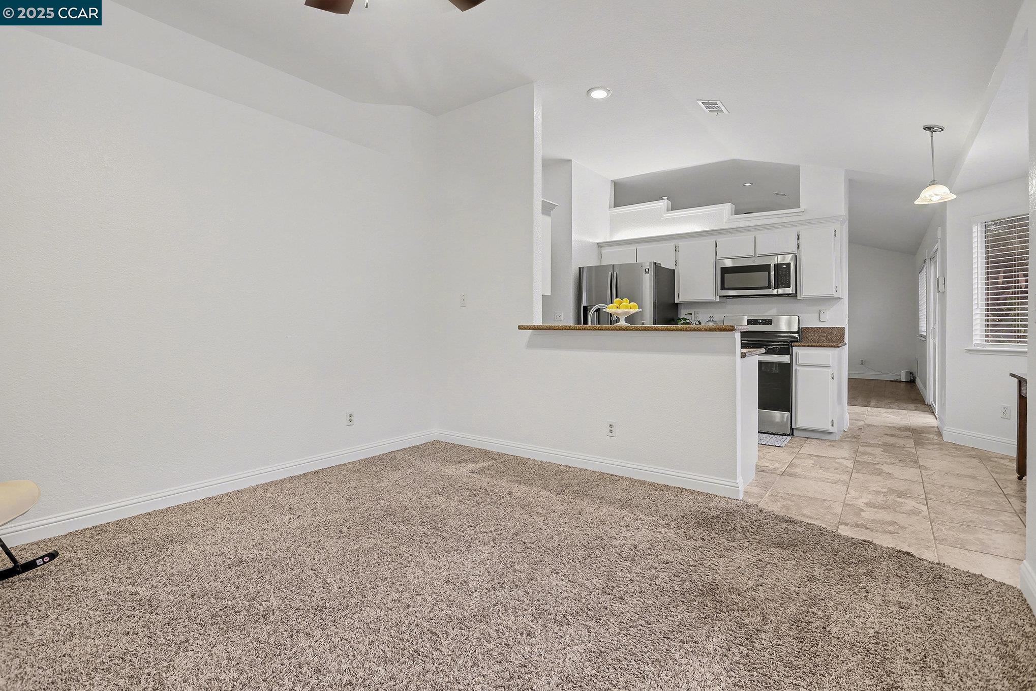 Detail Gallery Image 9 of 19 For 1700 Domaine Way, Oakley,  CA 94561 - 3 Beds | 2 Baths