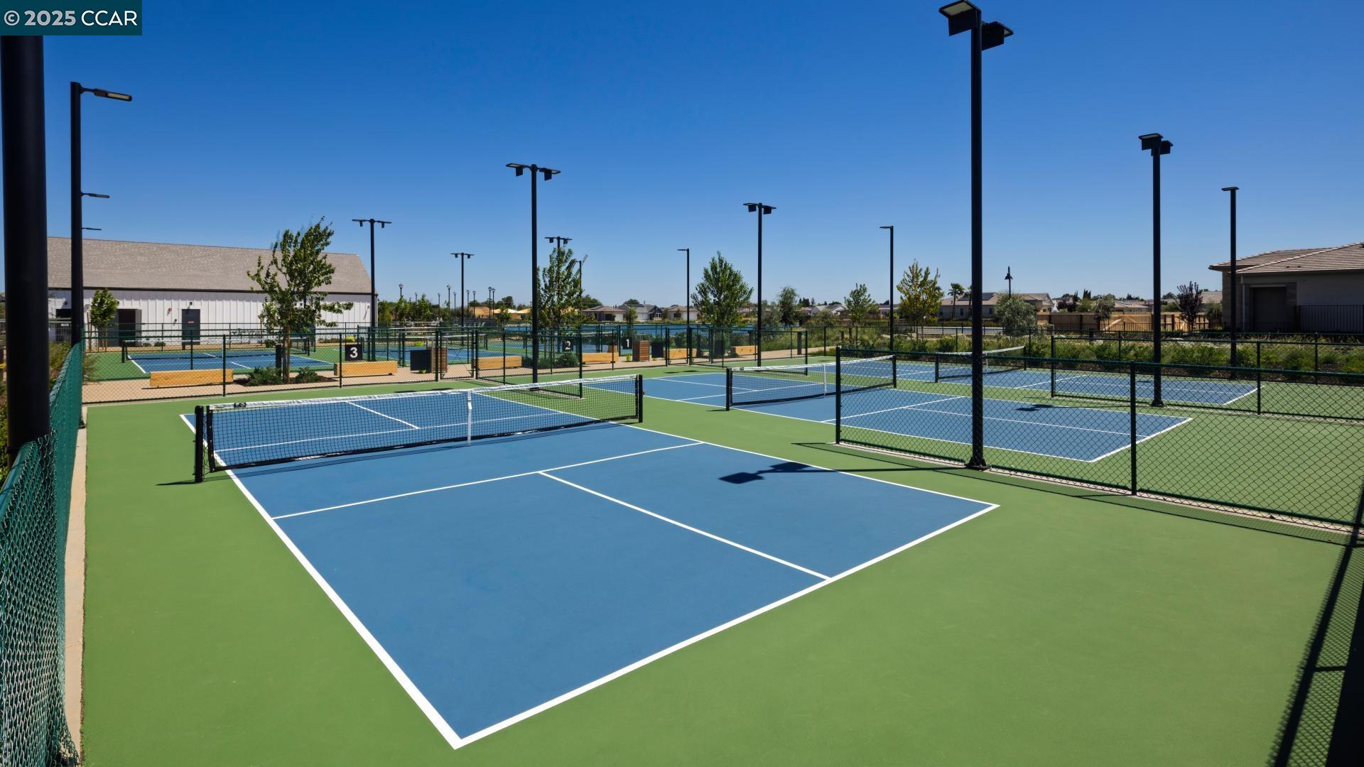 Detail Gallery Image 23 of 38 For 1625 Granite Court, Tracy,  CA 95377 - 2 Beds | 2 Baths