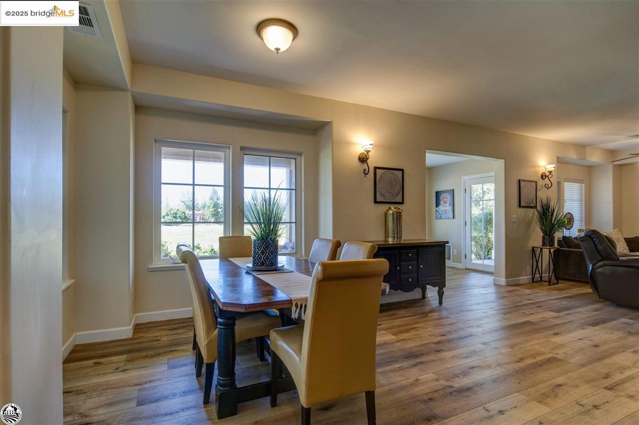 Detail Gallery Image 19 of 60 For 168 Blue Oak, Copperopolis,  CA 95228-9454 - 4 Beds | 4 Baths