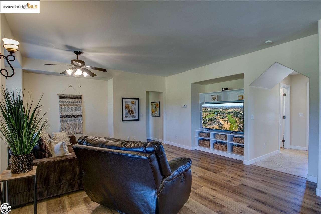 Detail Gallery Image 22 of 60 For 168 Blue Oak, Copperopolis,  CA 95228-9454 - 4 Beds | 4 Baths
