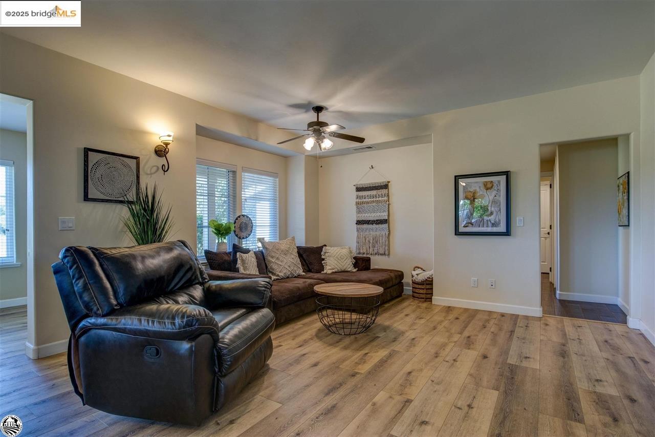 Detail Gallery Image 23 of 60 For 168 Blue Oak, Copperopolis,  CA 95228-9454 - 4 Beds | 4 Baths