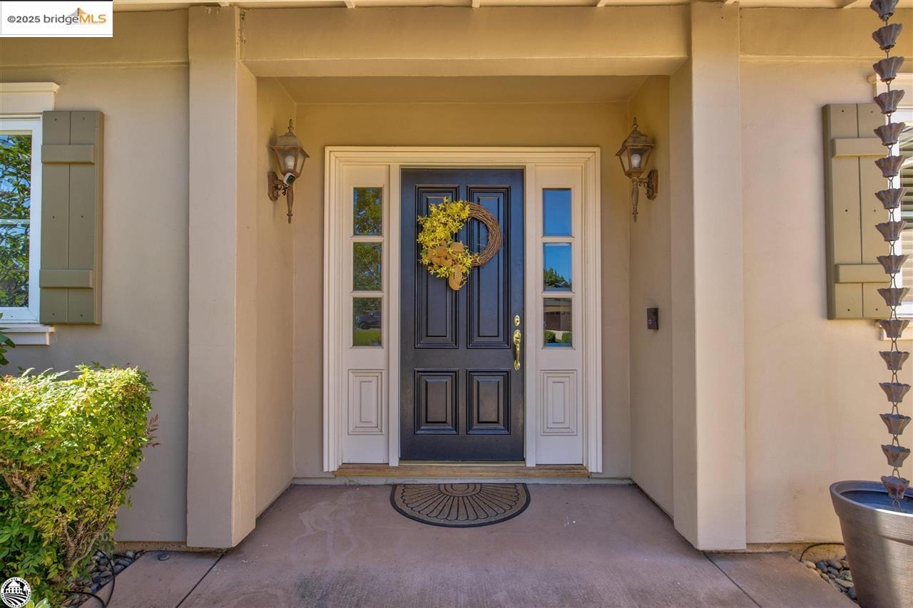 Detail Gallery Image 4 of 60 For 168 Blue Oak, Copperopolis,  CA 95228-9454 - 4 Beds | 4 Baths