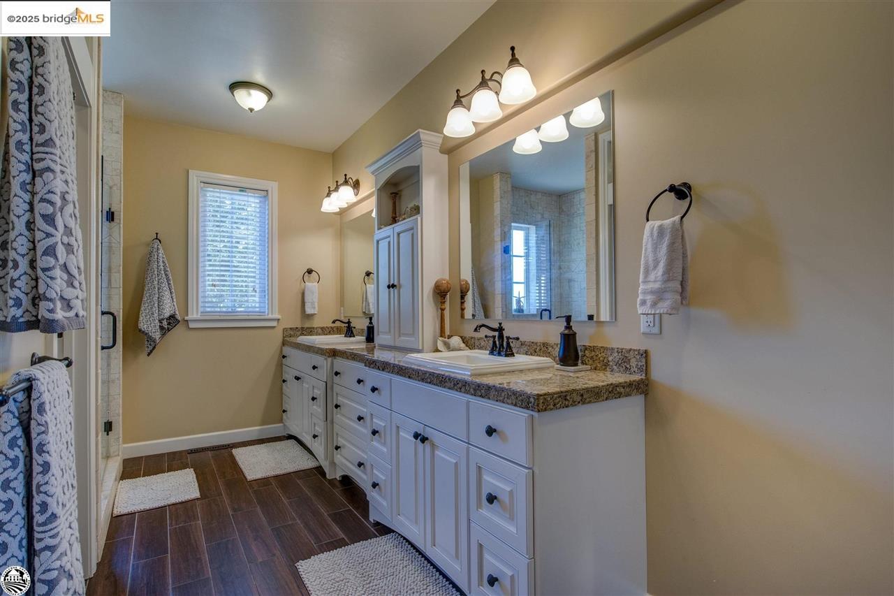 Detail Gallery Image 33 of 60 For 168 Blue Oak, Copperopolis,  CA 95228-9454 - 4 Beds | 4 Baths