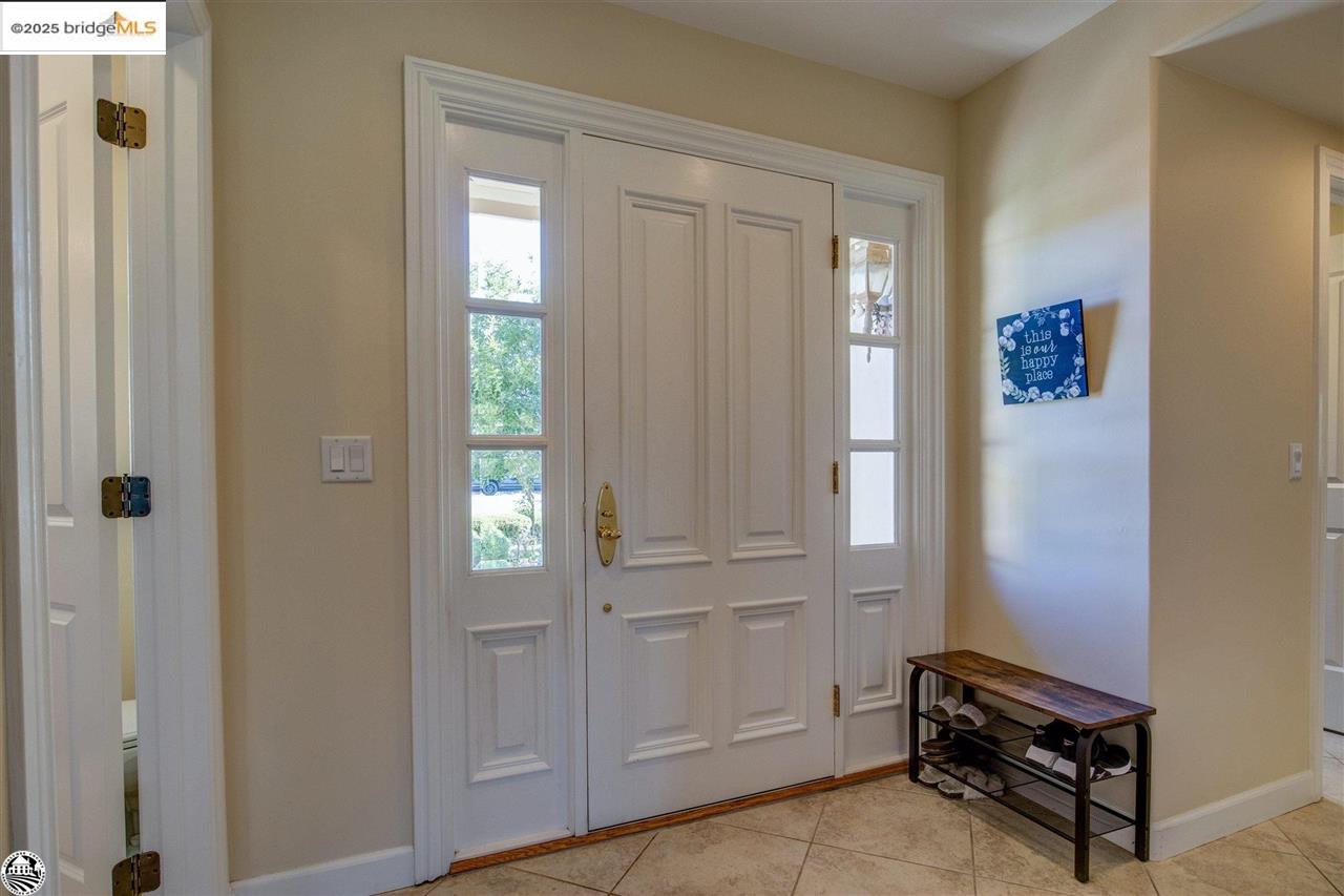 Detail Gallery Image 5 of 60 For 168 Blue Oak, Copperopolis,  CA 95228-9454 - 4 Beds | 4 Baths