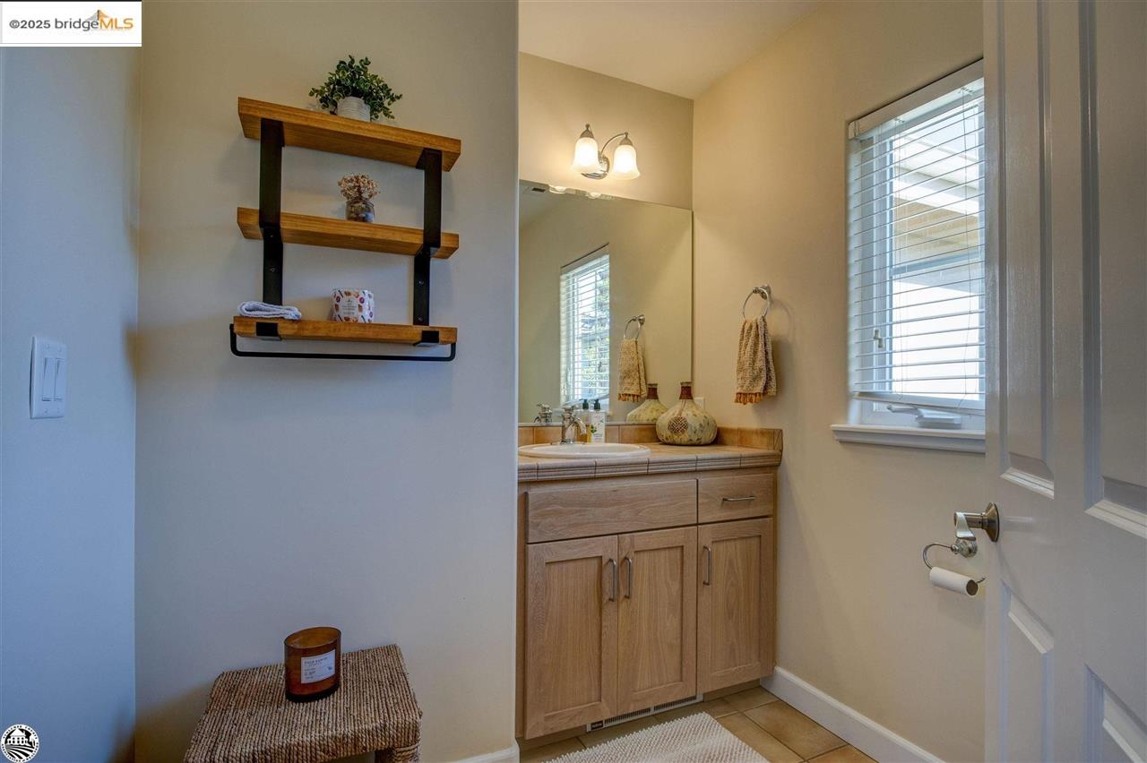 Detail Gallery Image 7 of 60 For 168 Blue Oak, Copperopolis,  CA 95228-9454 - 4 Beds | 4 Baths