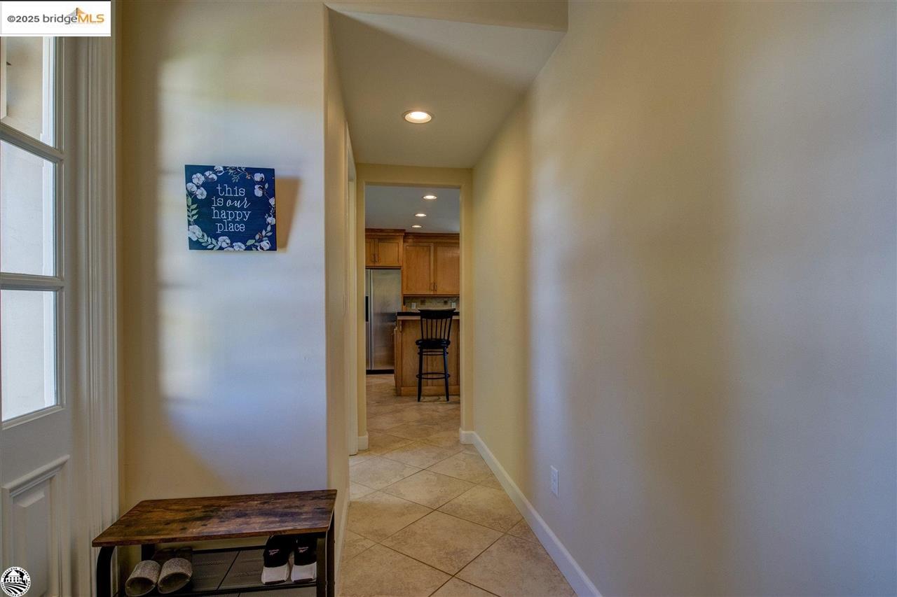 Detail Gallery Image 9 of 60 For 168 Blue Oak, Copperopolis,  CA 95228-9454 - 4 Beds | 4 Baths