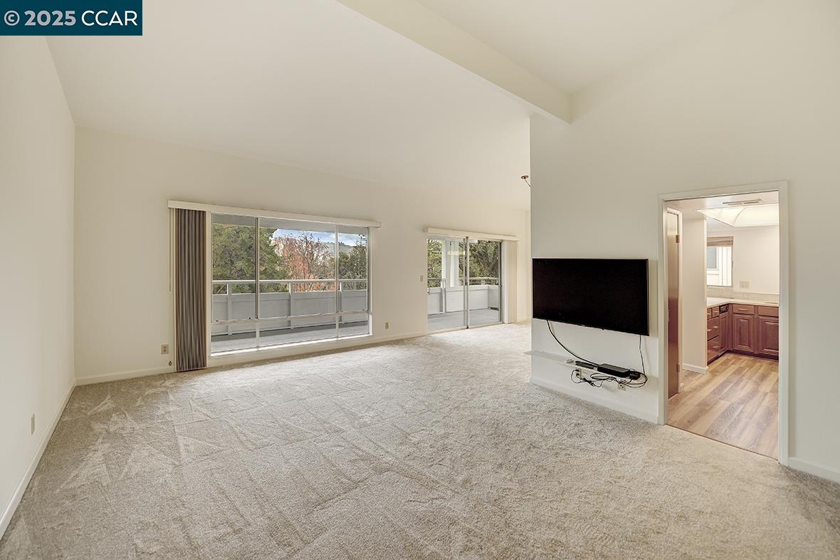 Photo #2: 41118481 Listing: Photo #2