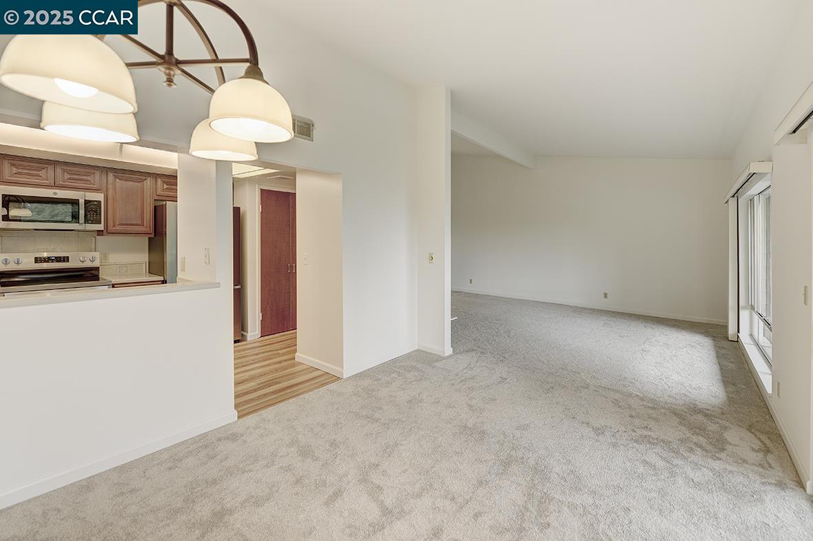 Photo #15: 41118481 Listing: Photo #15