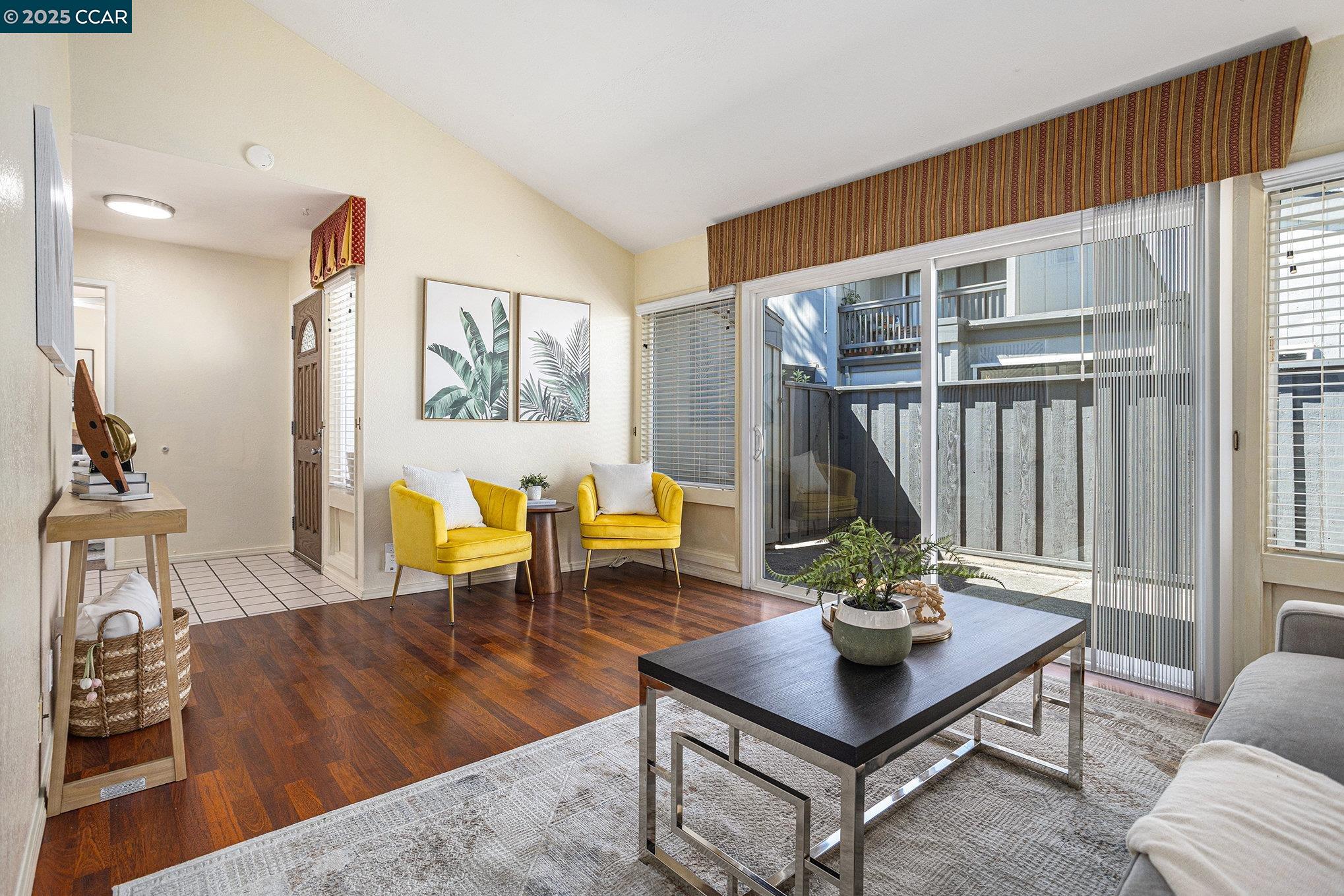 Photo #2: 41118483 Listing: Photo #2