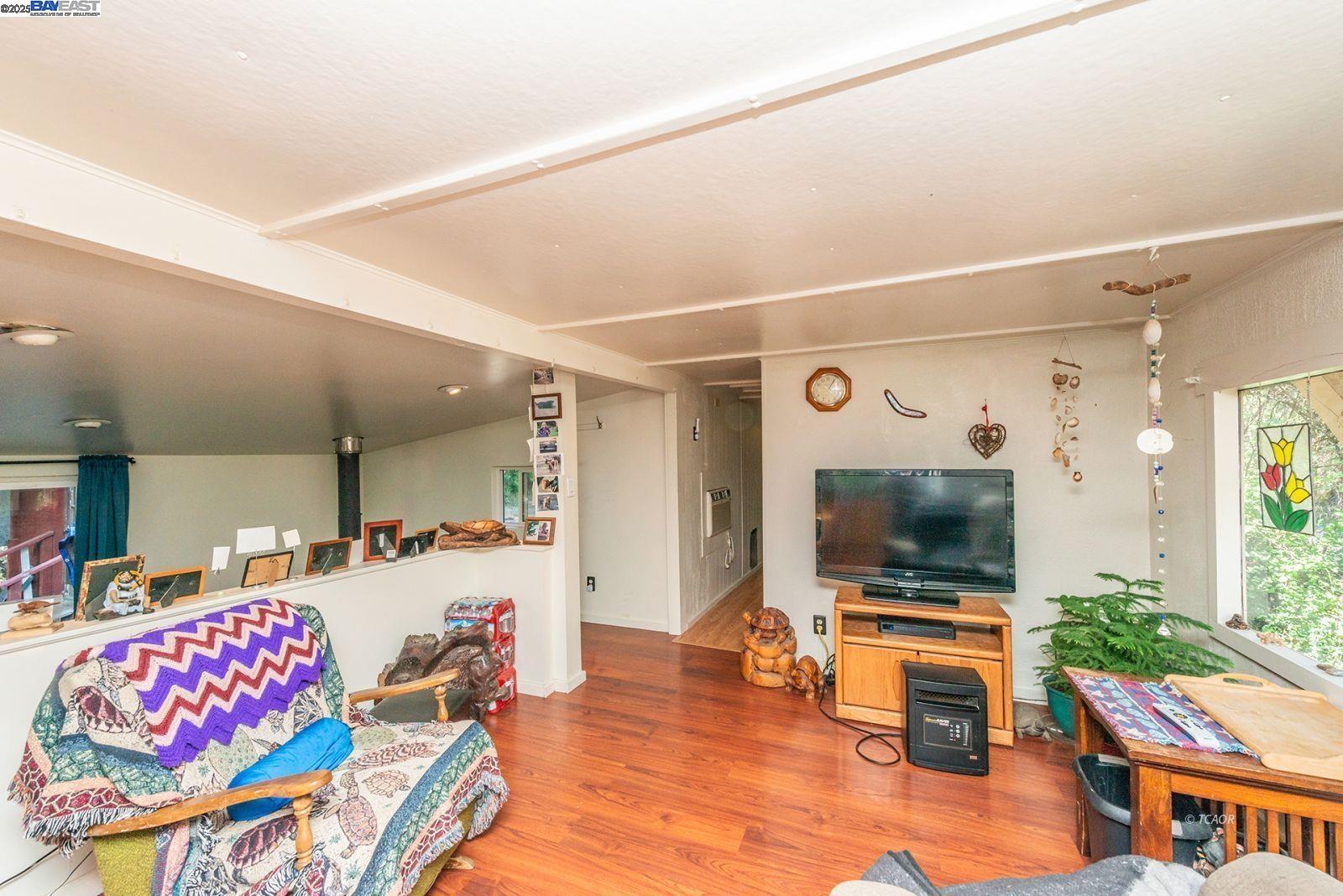 Detail Gallery Image 12 of 47 For 2940 Dutch Creek Rd, Junction City,  CA 96048 - 2 Beds | 1 Baths