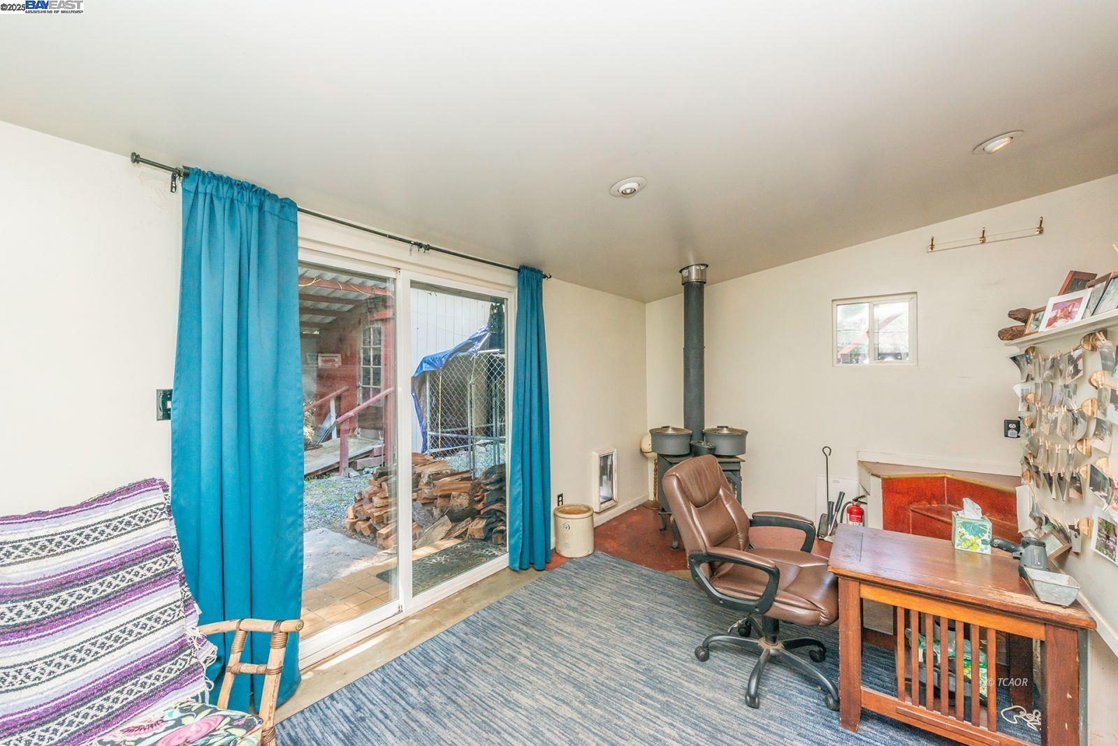 Detail Gallery Image 7 of 47 For 2940 Dutch Creek Rd, Junction City,  CA 96048 - 2 Beds | 1 Baths