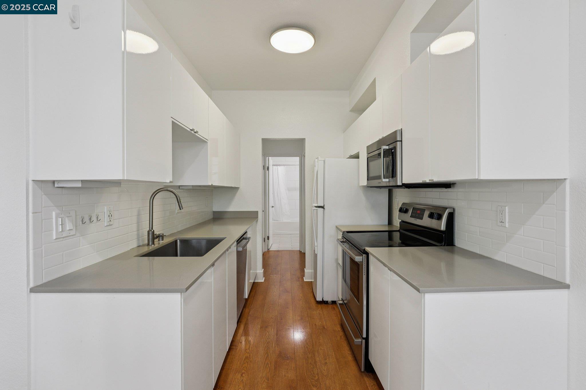 Photo #11: 41118490 Listing: Photo #11