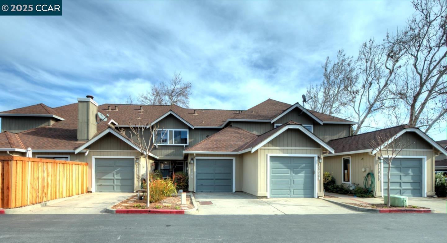 Detail Gallery Image 6 of 54 For 17106 Creekside Cir, Morgan Hill,  CA 95037 - 2 Beds | 1/1 Baths