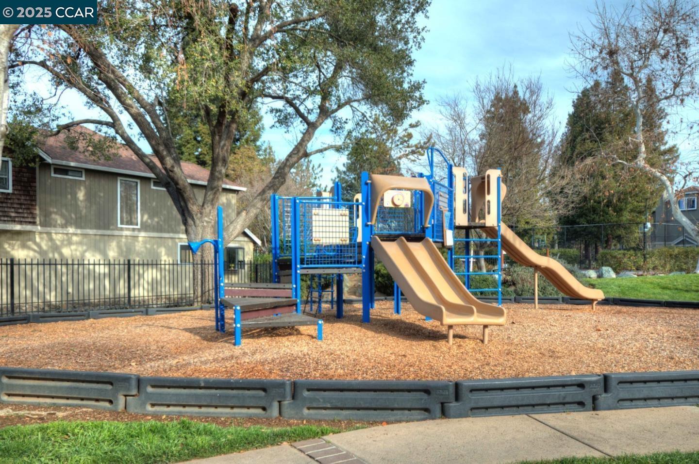 Detail Gallery Image 53 of 54 For 17106 Creekside Cir, Morgan Hill,  CA 95037 - 2 Beds | 1/1 Baths