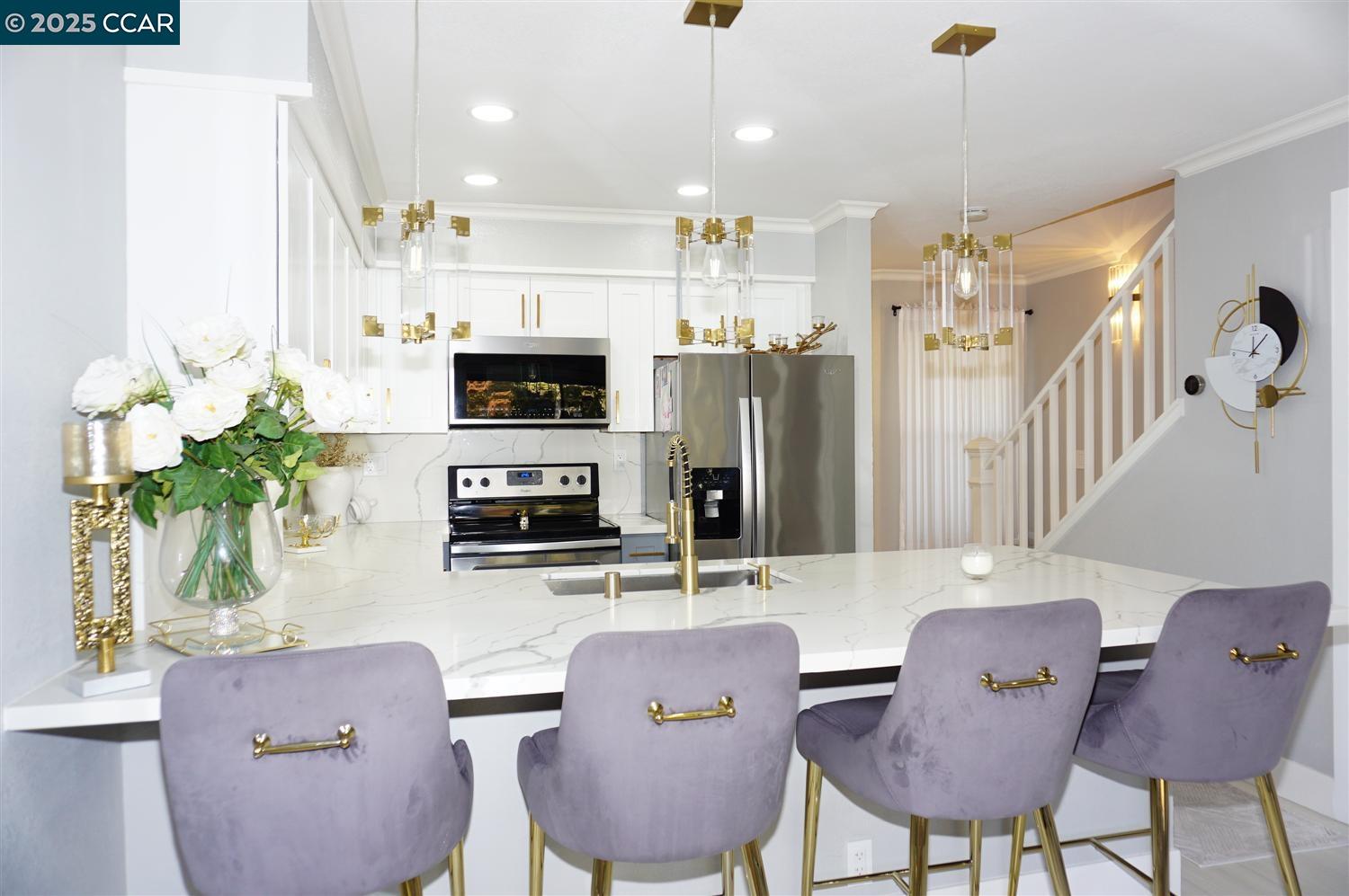 Detail Gallery Image 10 of 54 For 17106 Creekside Cir, Morgan Hill,  CA 95037 - 2 Beds | 1/1 Baths