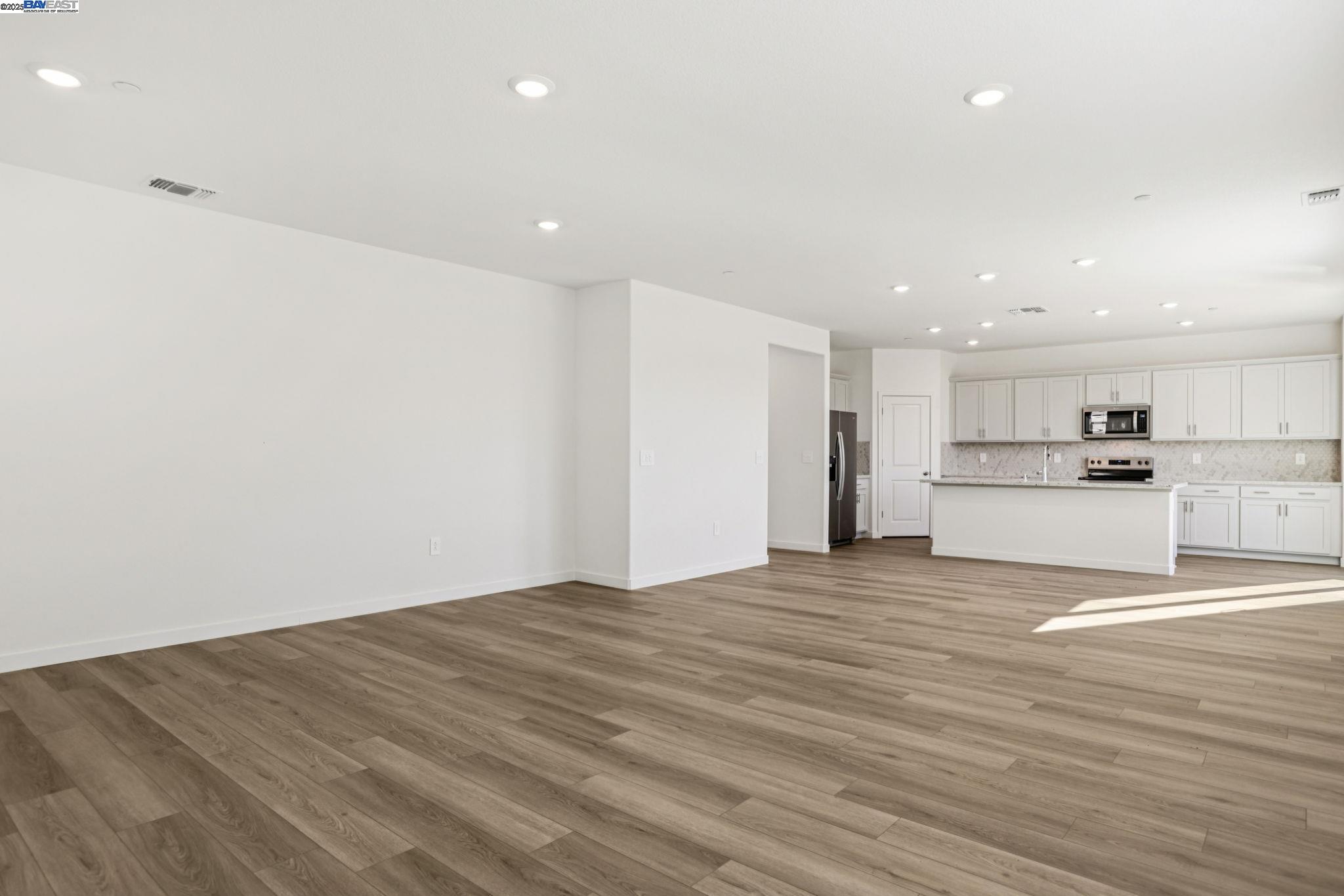 Detail Gallery Image 9 of 45 For 2303 Admiral Court, Brentwood,  CA 94513 - 4 Beds | 3 Baths