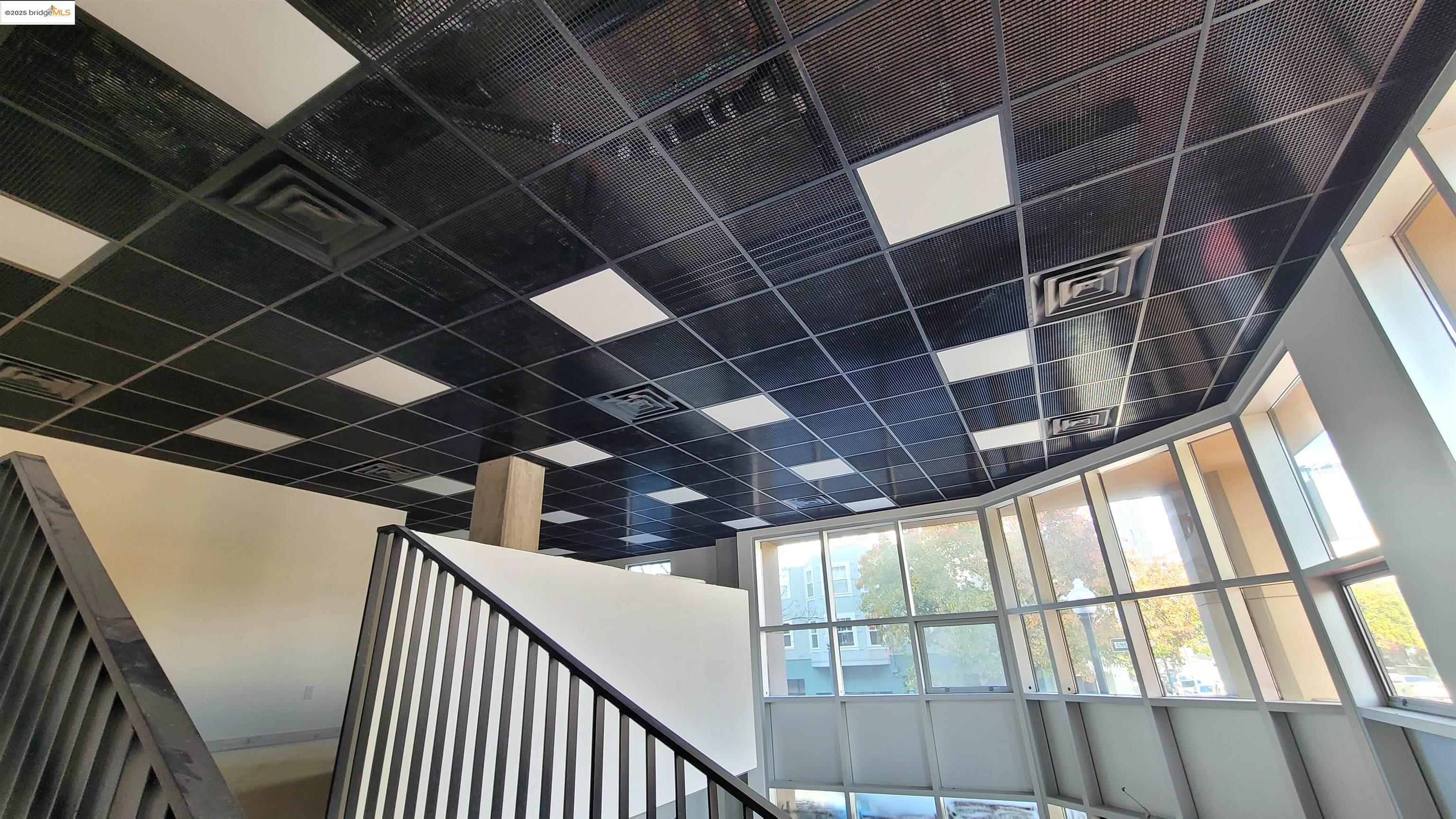 Detail Gallery Image 13 of 22 For 899 Clay St, Oakland,  CA 94607 - – Beds | – Baths