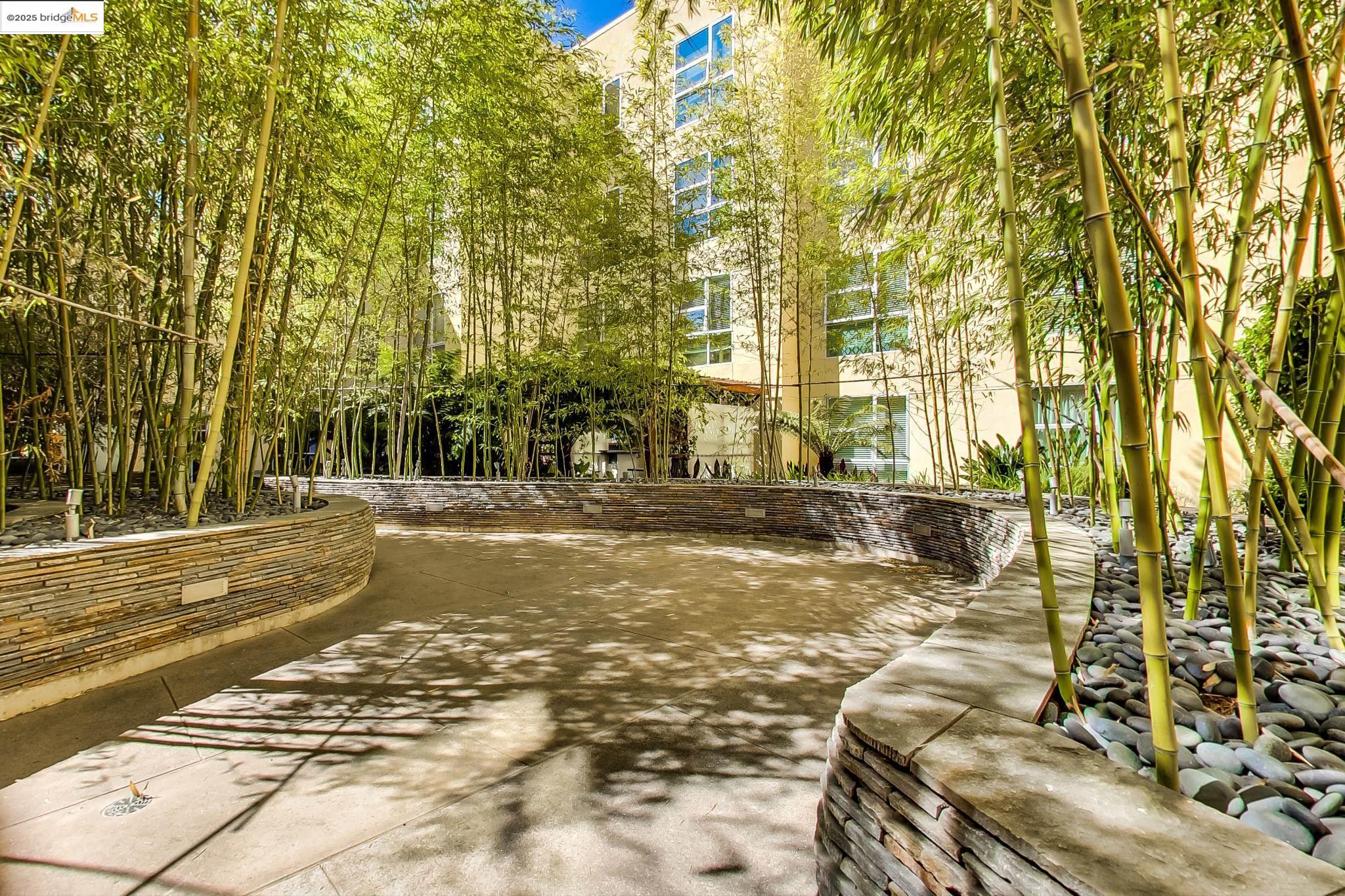 Detail Gallery Image 16 of 22 For 899 Clay St, Oakland,  CA 94607 - – Beds | – Baths