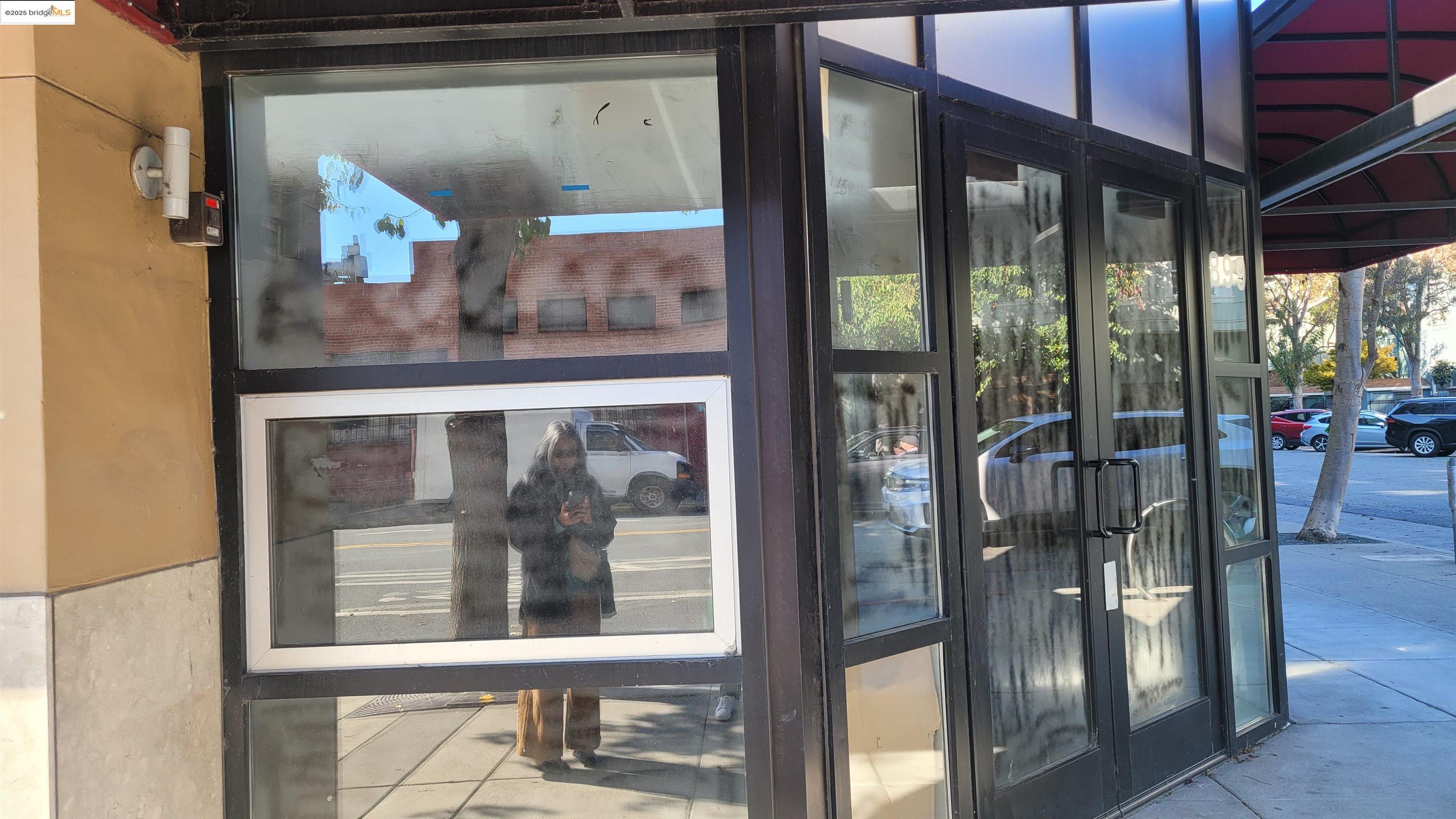 Detail Gallery Image 3 of 22 For 899 Clay St, Oakland,  CA 94607 - – Beds | – Baths