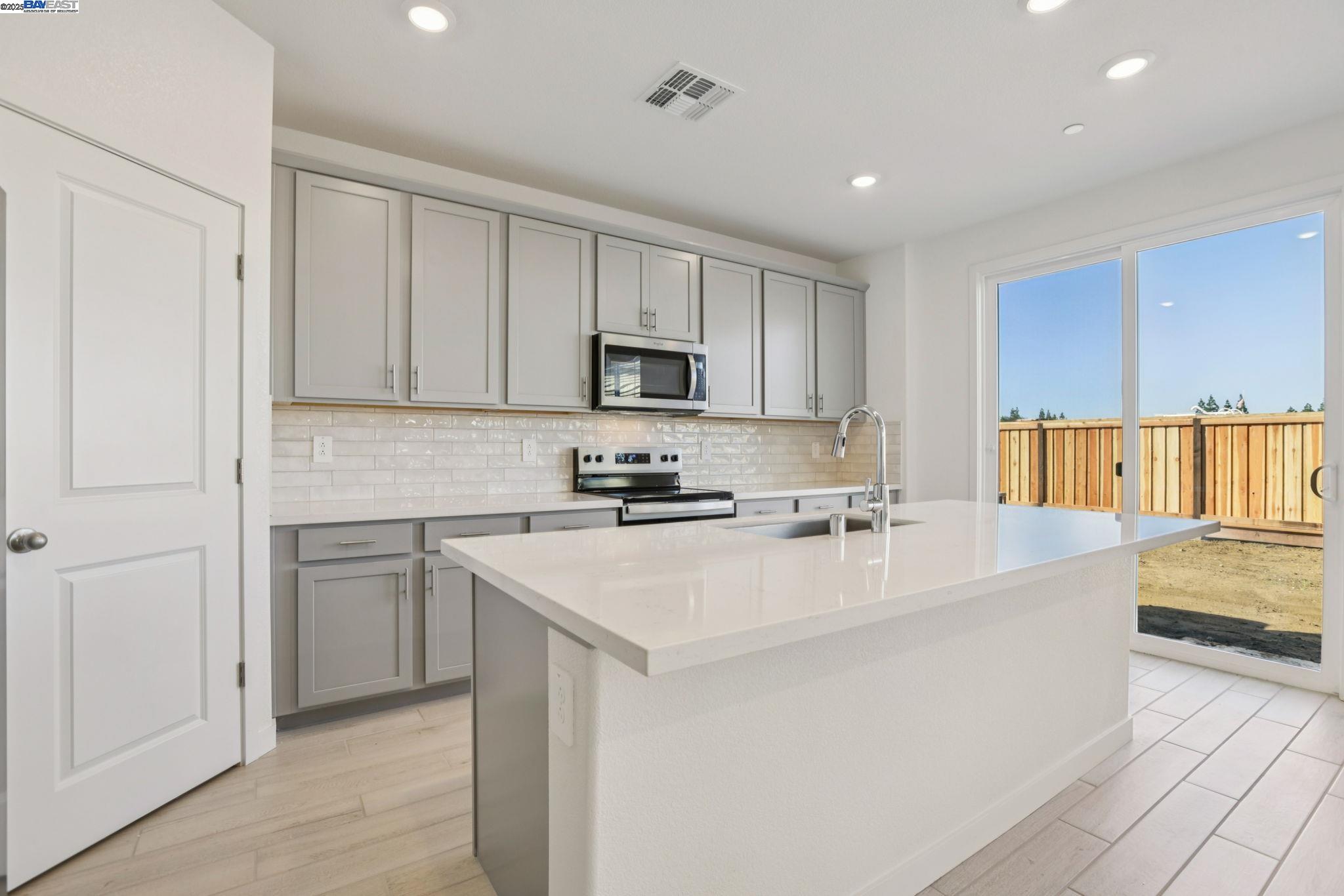 Detail Gallery Image 15 of 48 For 2319 Admiral Court, Brentwood,  CA 94513 - 4 Beds | 3 Baths