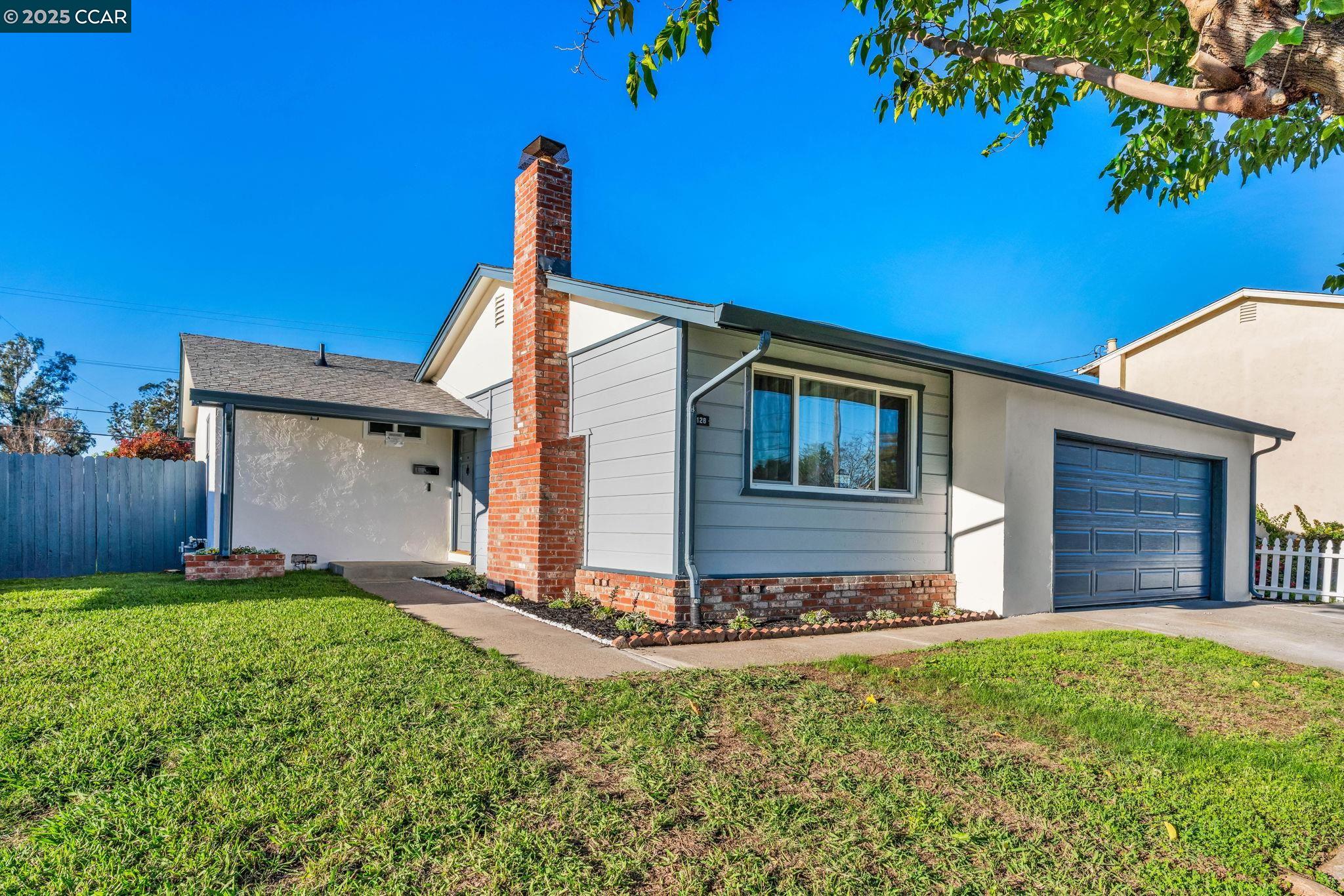 Detail Gallery Image 3 of 55 For 128 Hastings Ave, Vallejo,  CA 94589 - 3 Beds | 2 Baths