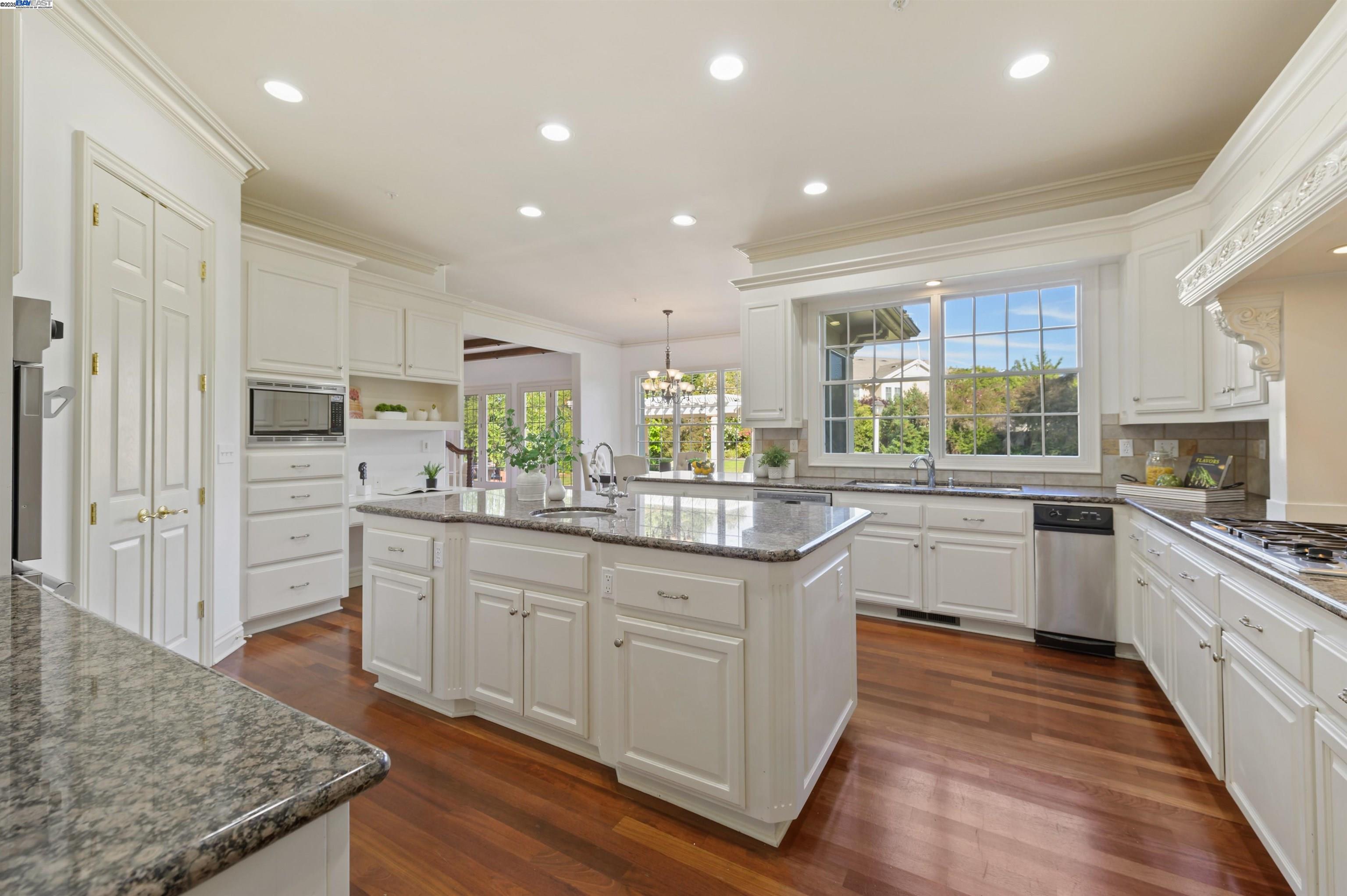 Detail Gallery Image 15 of 40 For 1655 Orvieto Ct, Pleasanton,  CA 94566 - 4 Beds | 3/1 Baths