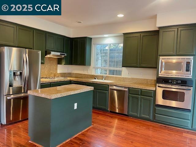 Detail Gallery Image 11 of 28 For 4050 Cassata Pl, Dublin,  CA 94568-7782 - 4 Beds | 3/1 Baths