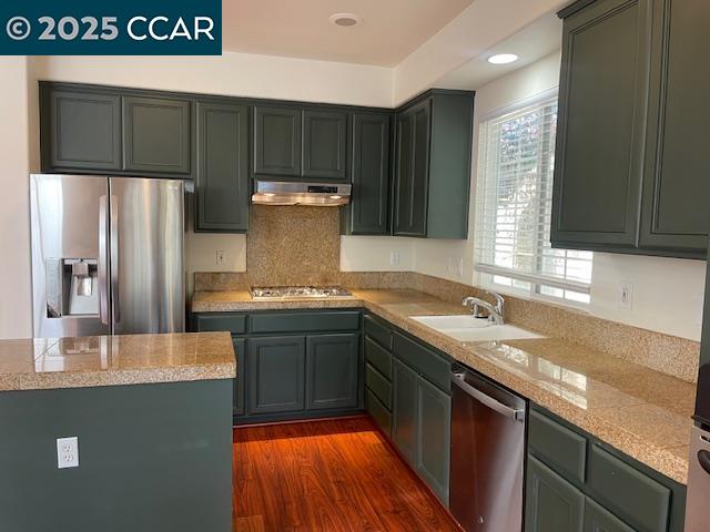 Detail Gallery Image 16 of 42 For 4050 Cassata Pl, Dublin,  CA 94568-7782 - 4 Beds | 3/1 Baths