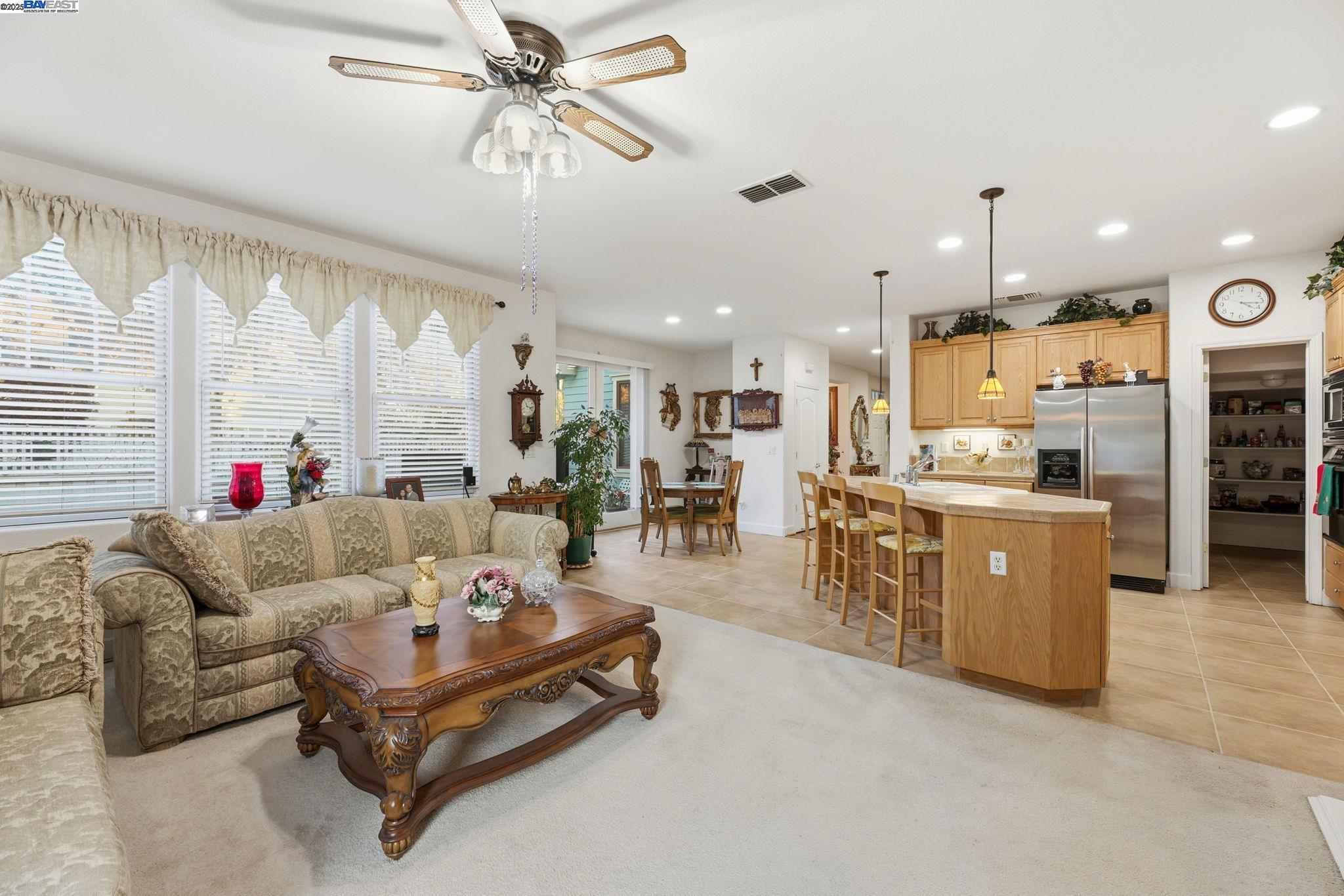 Detail Gallery Image 11 of 56 For 1142 Taraya Ter, Hercules,  CA 94547 - 5 Beds | 3/1 Baths