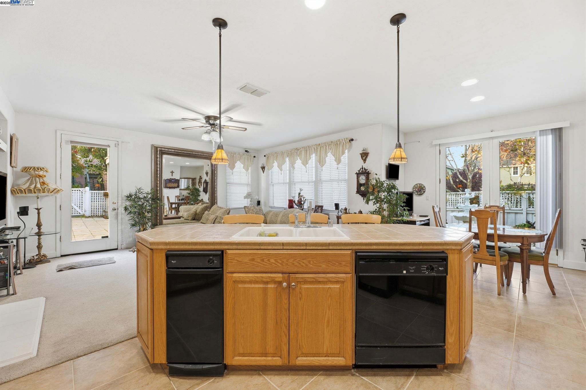 Detail Gallery Image 18 of 56 For 1142 Taraya Ter, Hercules,  CA 94547 - 5 Beds | 3/1 Baths