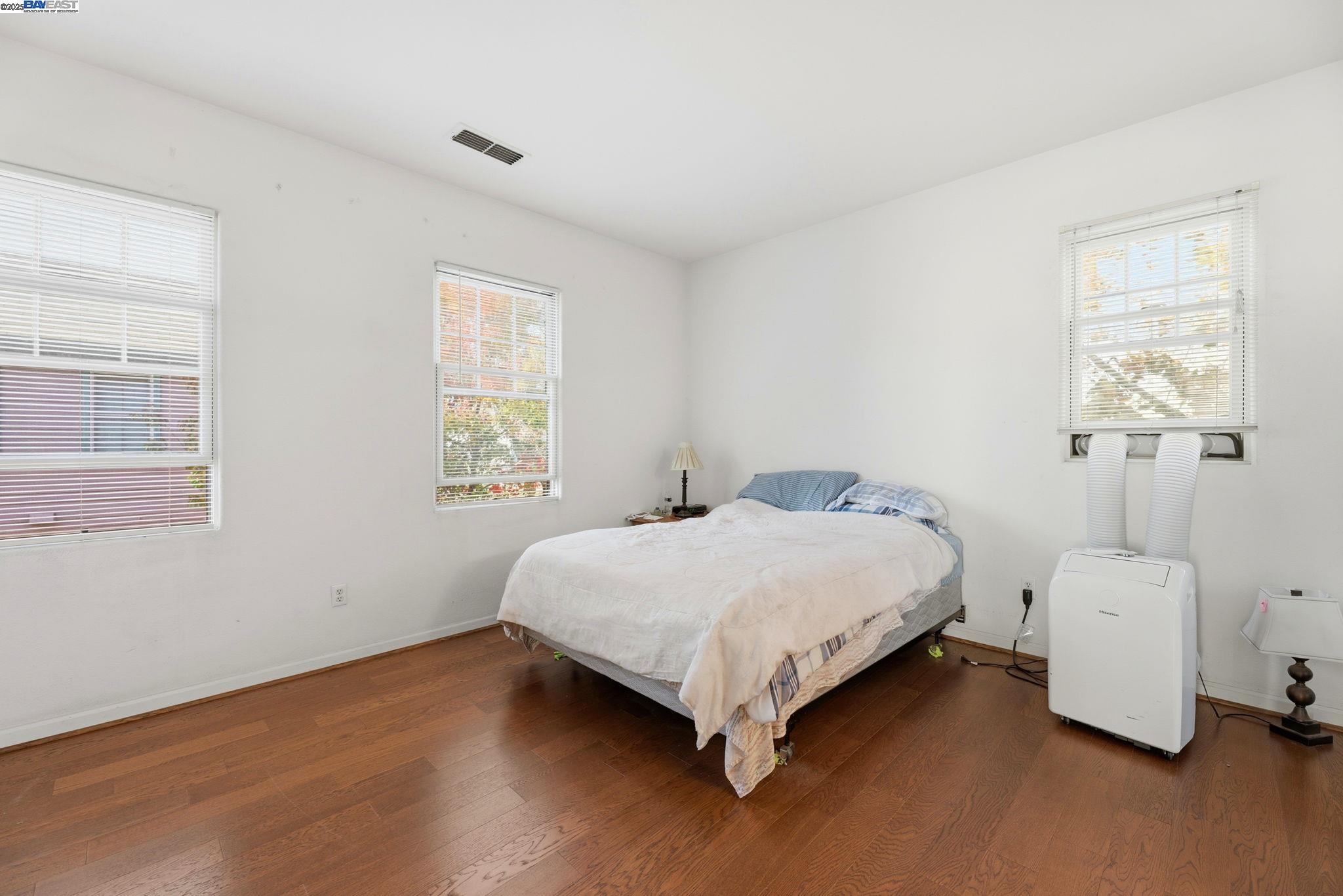 Detail Gallery Image 35 of 56 For 1142 Taraya Ter, Hercules,  CA 94547 - 5 Beds | 3/1 Baths