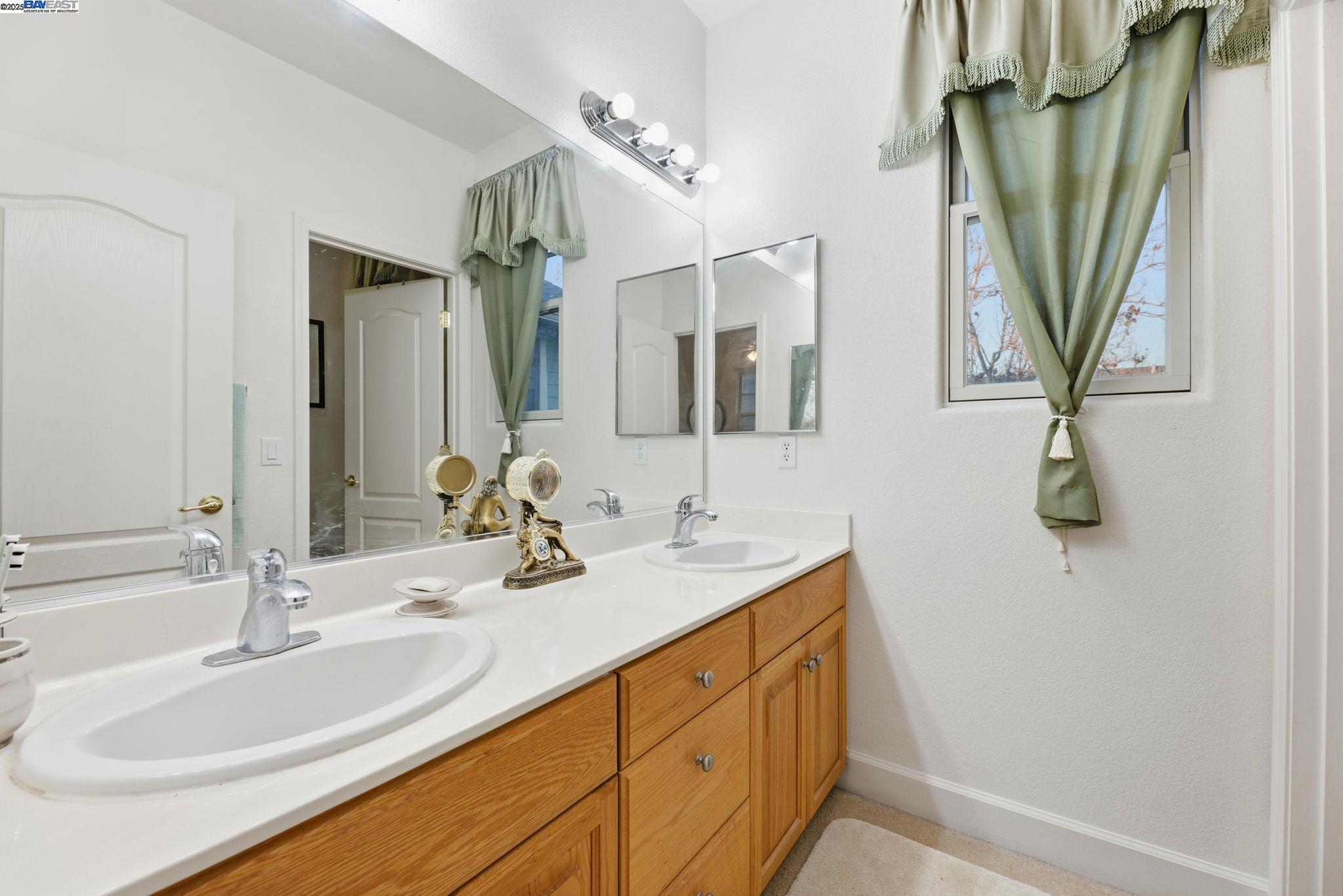 Detail Gallery Image 41 of 56 For 1142 Taraya Ter, Hercules,  CA 94547 - 5 Beds | 3/1 Baths