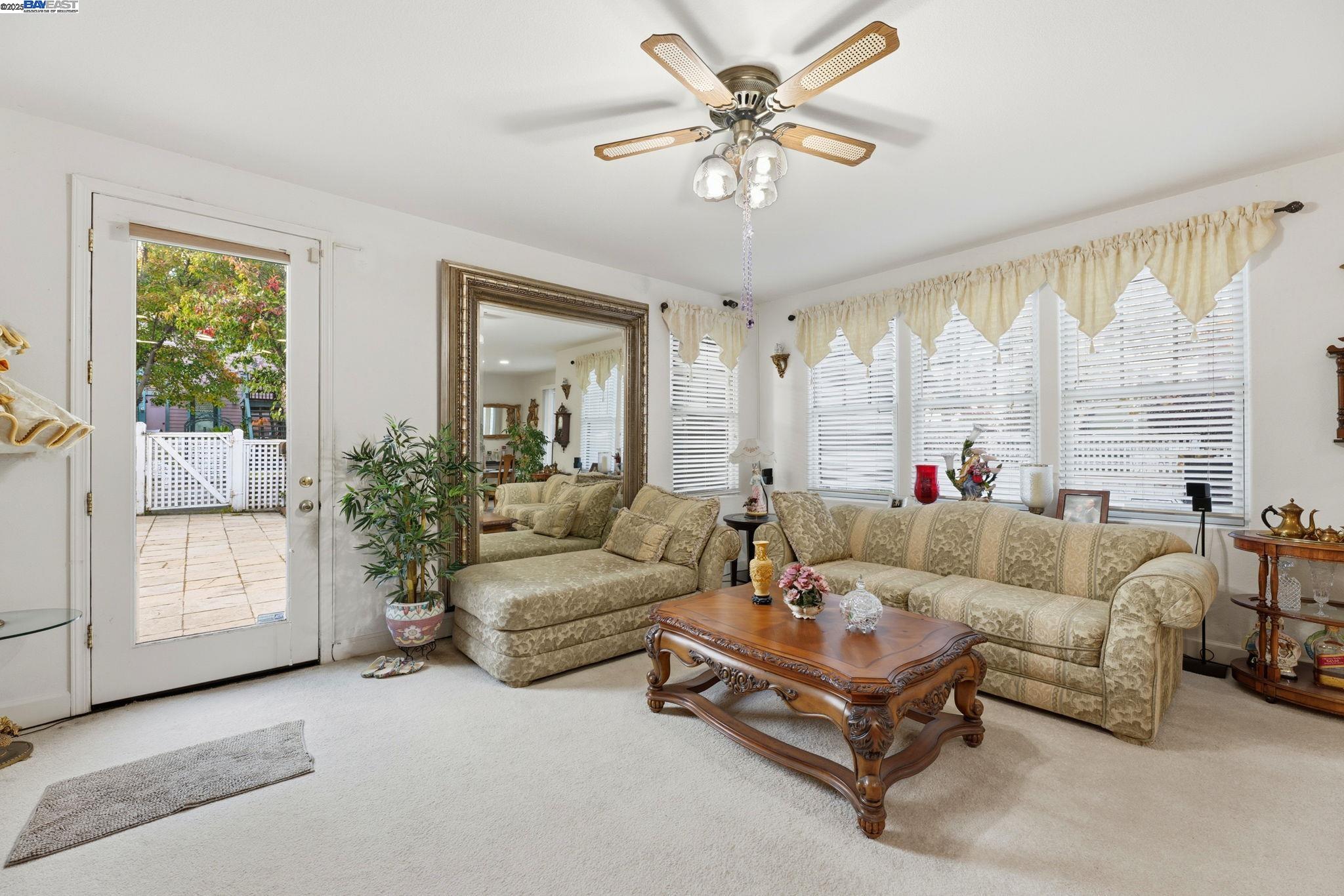 Detail Gallery Image 10 of 56 For 1142 Taraya Ter, Hercules,  CA 94547 - 5 Beds | 3/1 Baths