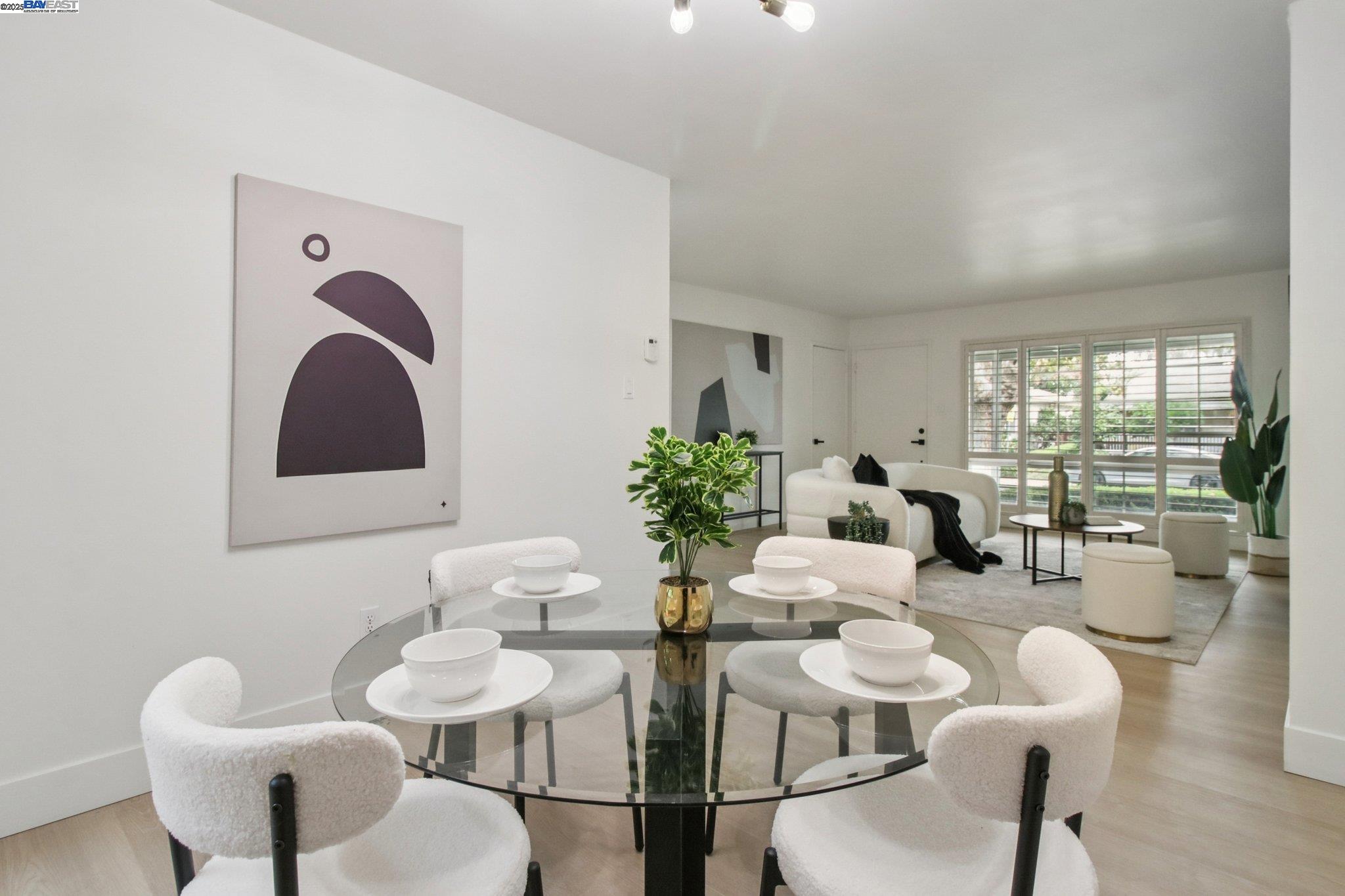 Detail Gallery Image 4 of 16 For 16045 via Cordoba, San Lorenzo,  CA 94580 - 3 Beds | 1 Baths