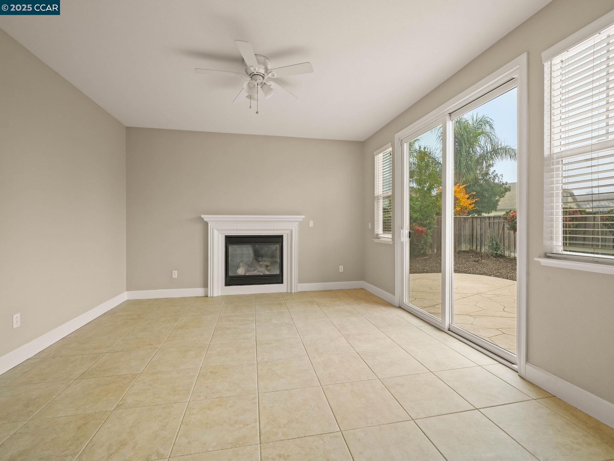 Detail Gallery Image 13 of 38 For 929 Painted Shore Court, Oakley,  CA 94561-5710 - 4 Beds | 3 Baths