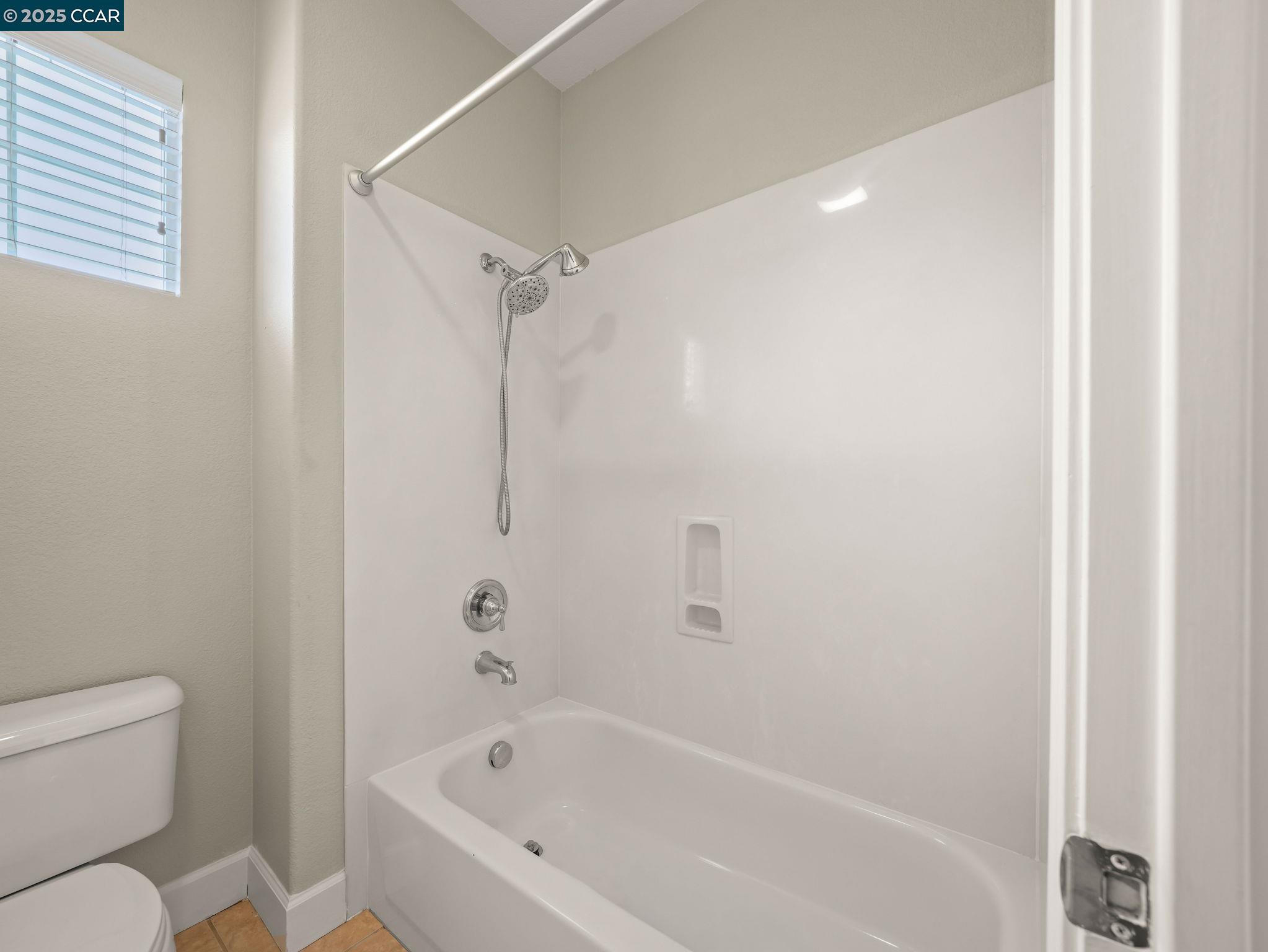 Detail Gallery Image 28 of 38 For 929 Painted Shore Court, Oakley,  CA 94561-5710 - 4 Beds | 3 Baths