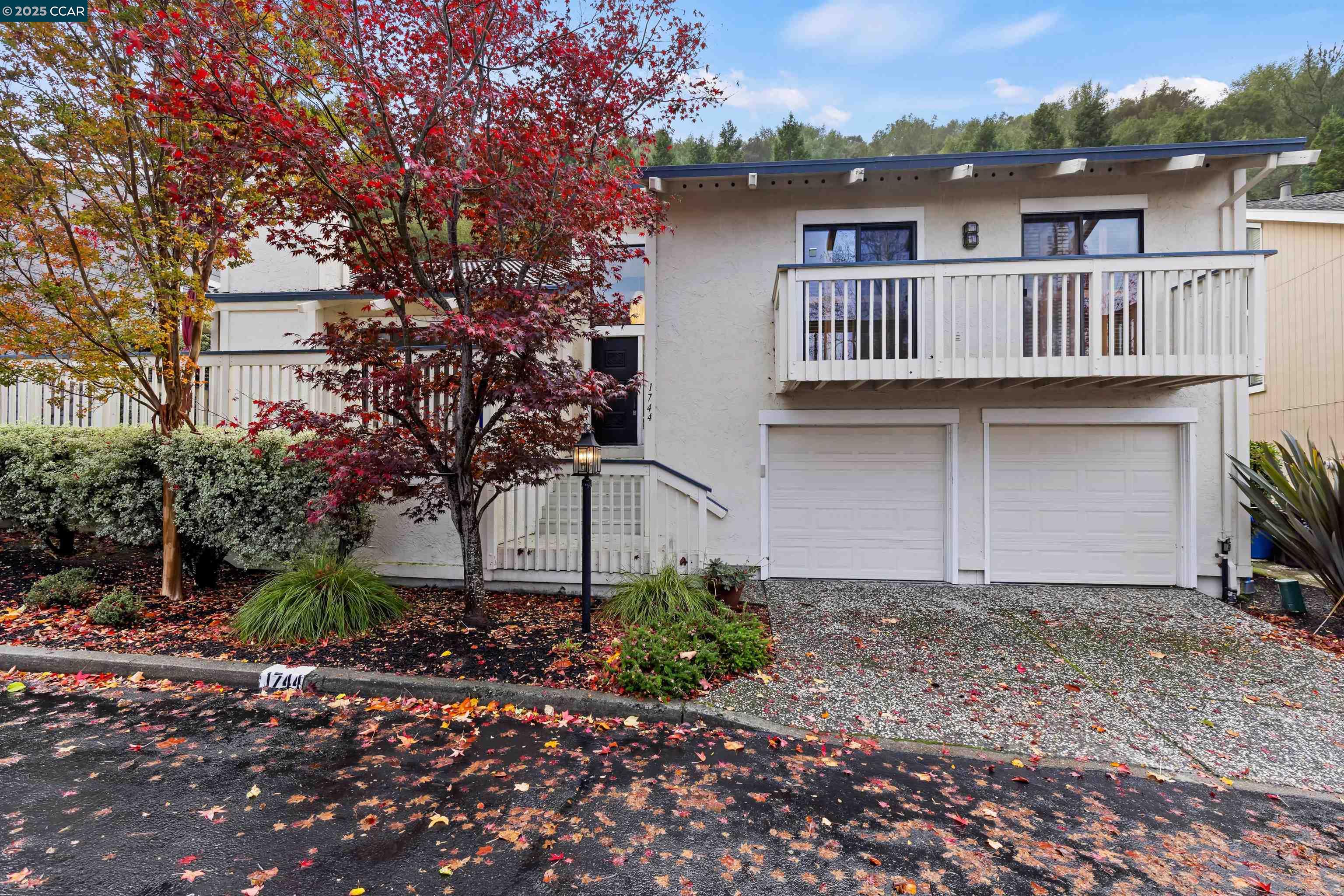 Detail Gallery Image 2 of 26 For 1744 Spyglass Ln, Moraga,  CA 94556 - 3 Beds | 2 Baths