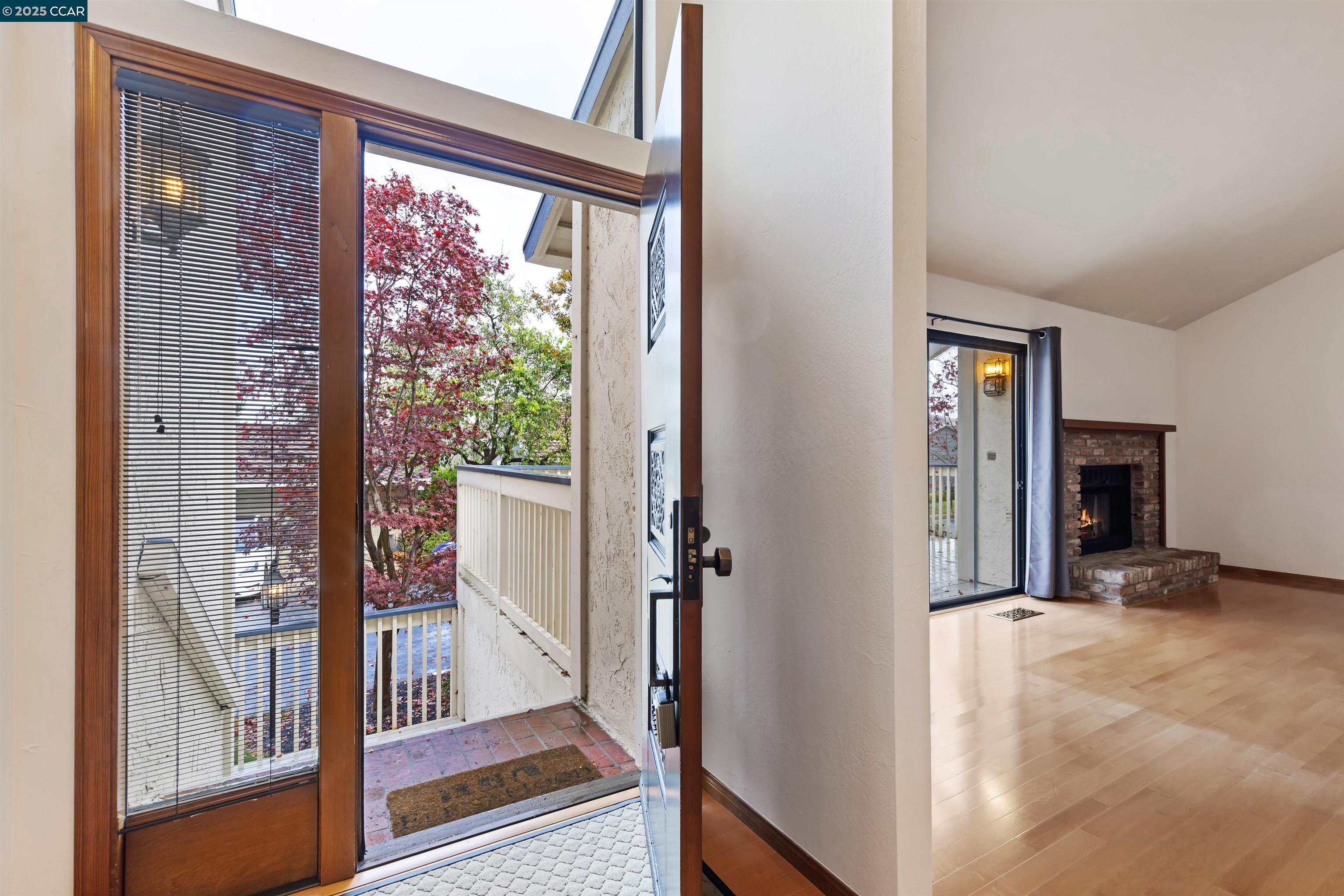 Detail Gallery Image 3 of 26 For 1744 Spyglass Ln, Moraga,  CA 94556 - 3 Beds | 2 Baths