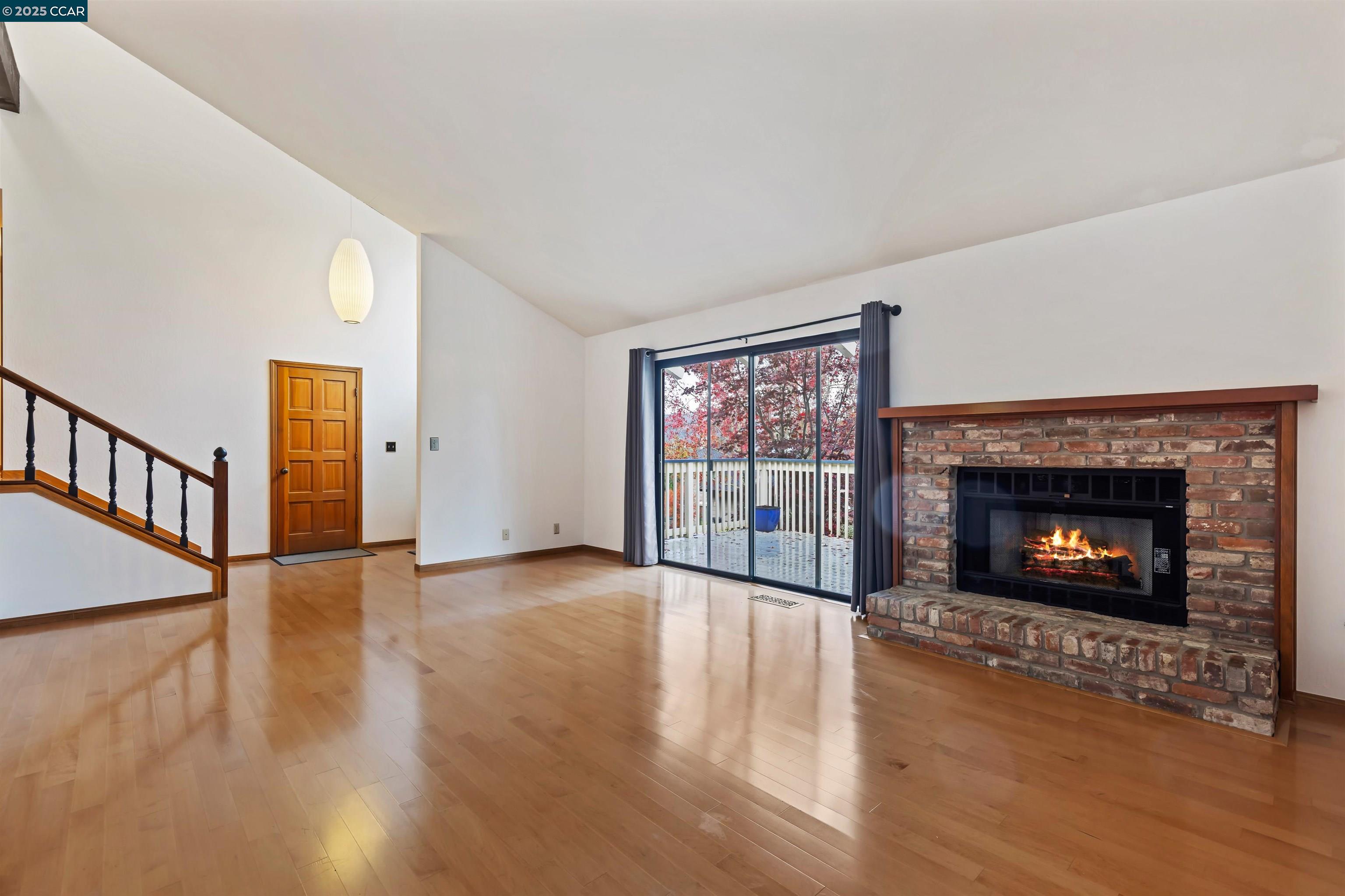 Detail Gallery Image 5 of 26 For 1744 Spyglass Ln, Moraga,  CA 94556 - 3 Beds | 2 Baths