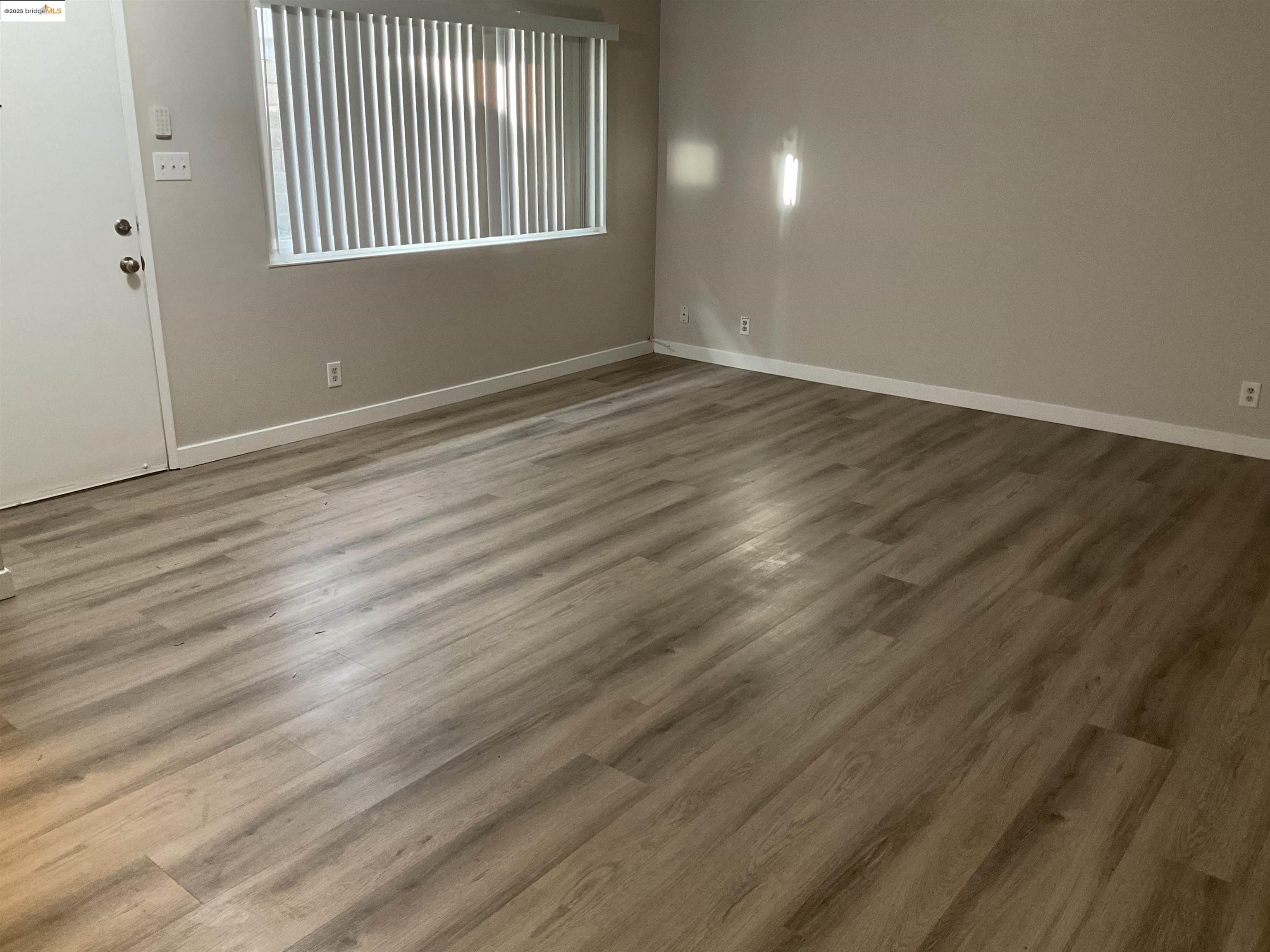 Detail Gallery Image 4 of 6 For 1715 Magnolia Way, Antioch,  CA 94509 - 3 Beds | 1 Baths