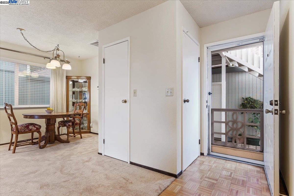 Detail Gallery Image 3 of 18 For 1839 Shirley Dr, Benicia,  CA 94510 - 2 Beds | 2 Baths