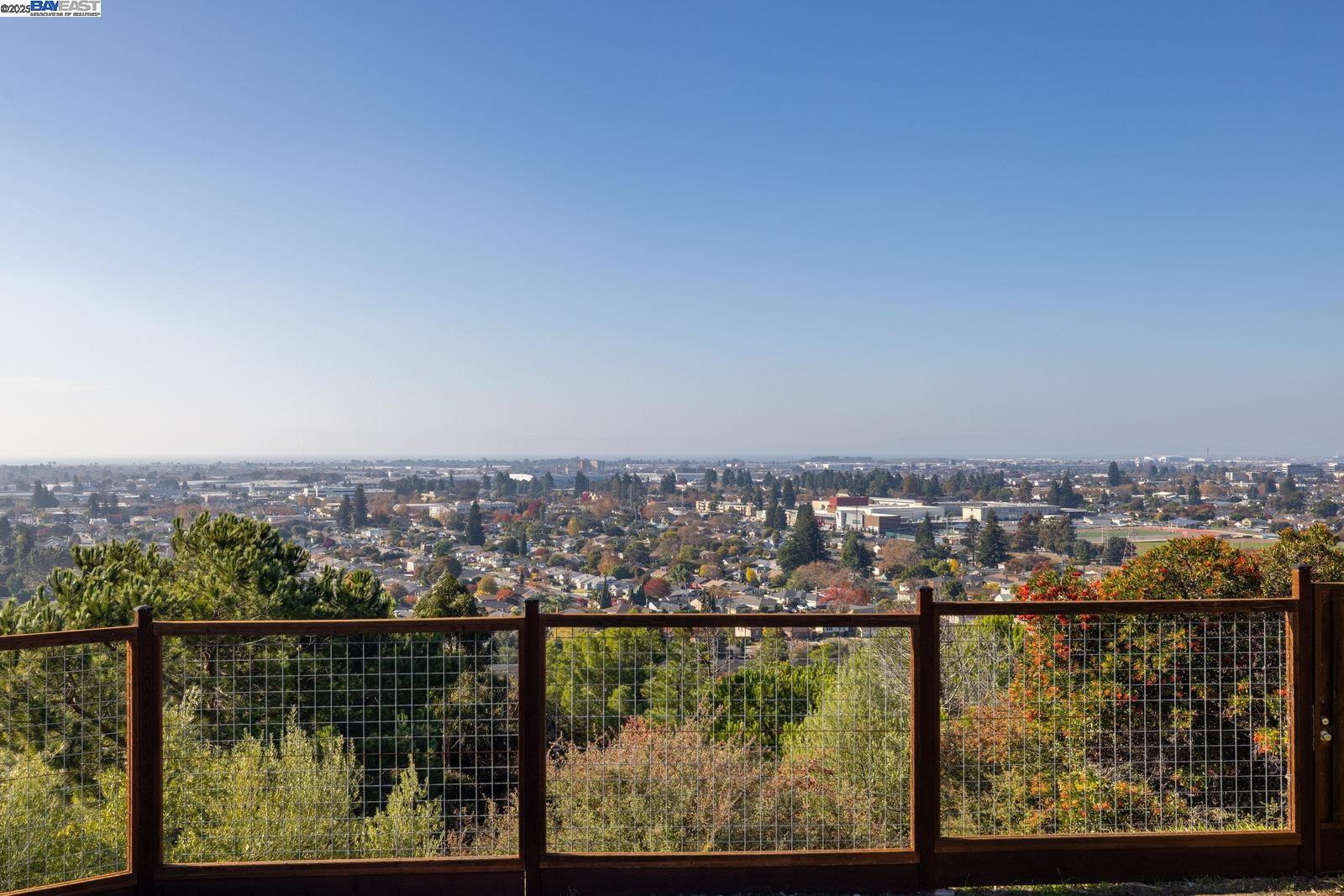 Detail Gallery Image 21 of 28 For 2567 Humboldt, San Leandro,  CA 94577 - 4 Beds | 3 Baths